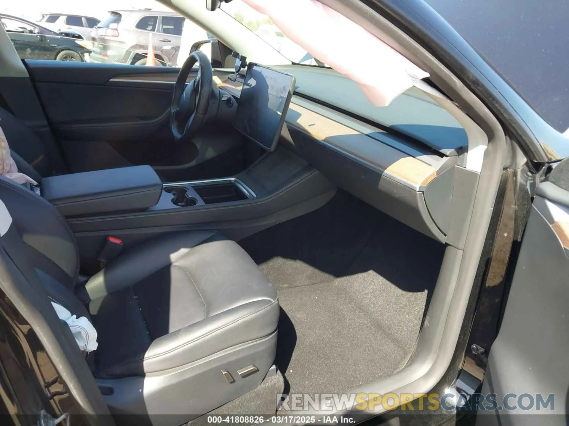 5 Photograph of a damaged car 7SAYGDEE0RF078242 TESLA MODEL Y 2024