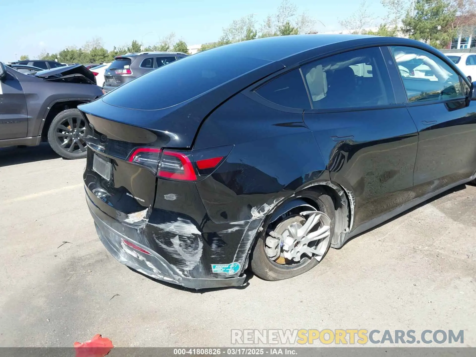 6 Photograph of a damaged car 7SAYGDEE0RF078242 TESLA MODEL Y 2024