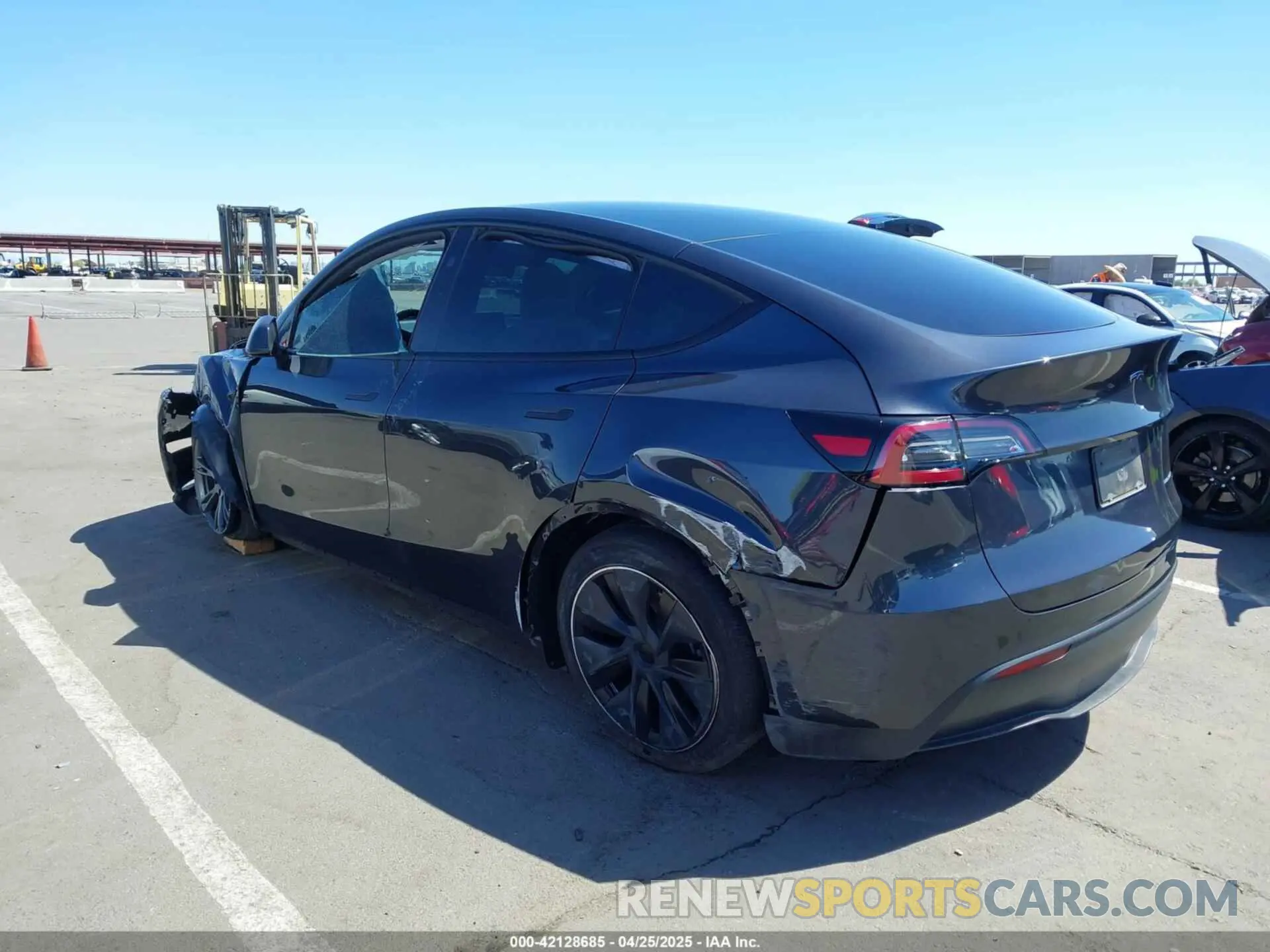 3 Фотография поврежденного автомобиля 7SAYGDEE0RF128802 TESLA MODEL Y 2024