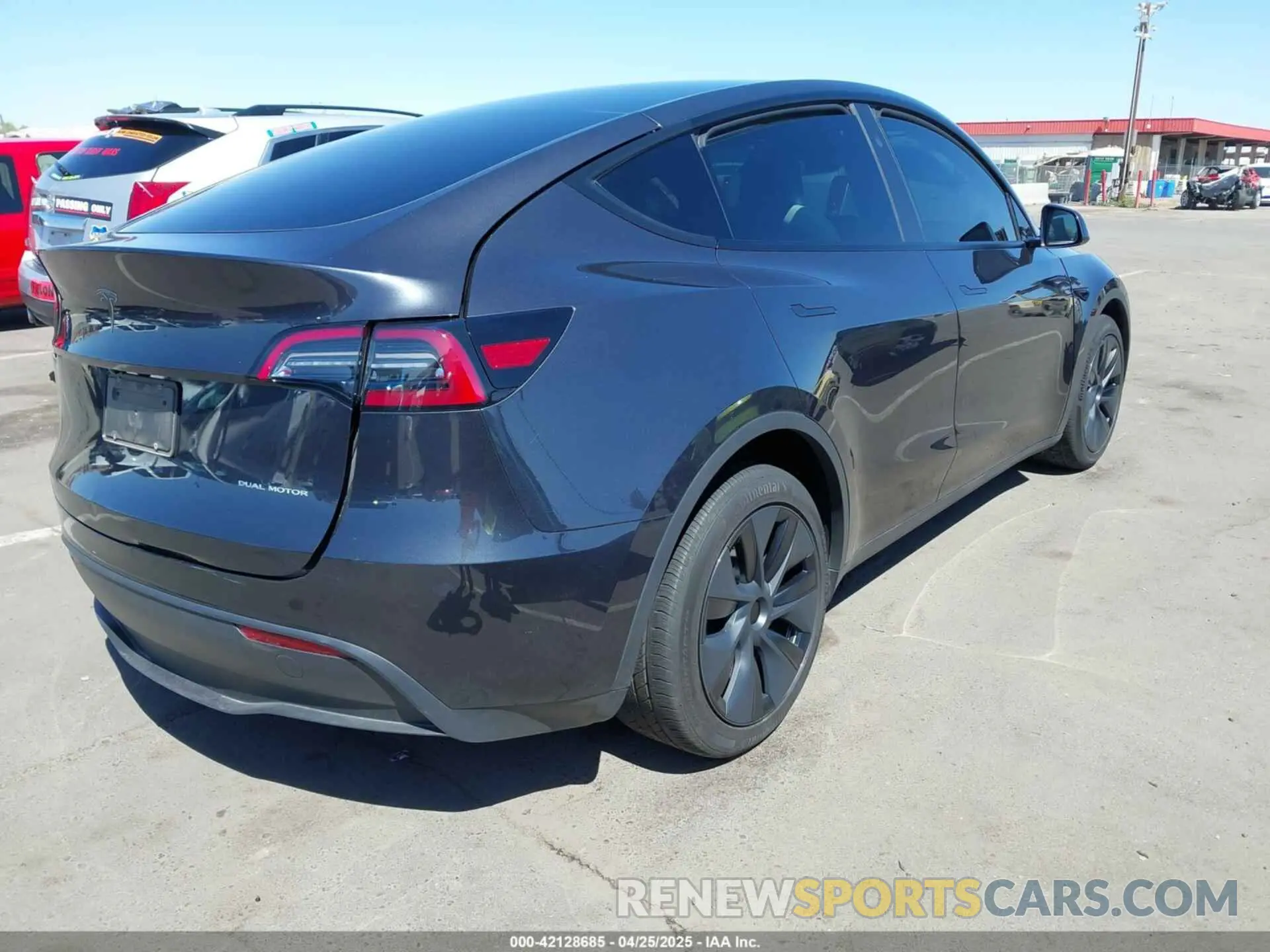 4 Фотография поврежденного автомобиля 7SAYGDEE0RF128802 TESLA MODEL Y 2024
