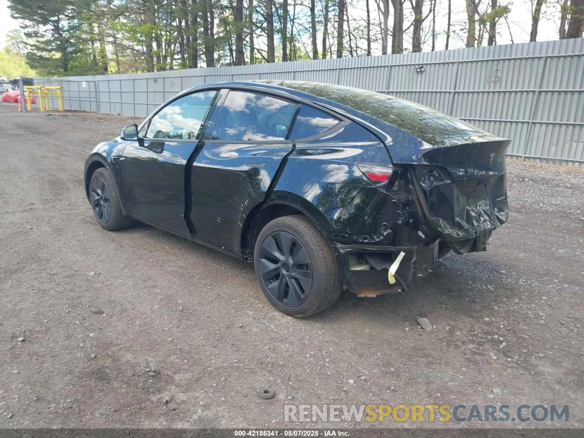 3 Фотография поврежденного автомобиля 7SAYGDEE0RF200291 TESLA MODEL Y 2024