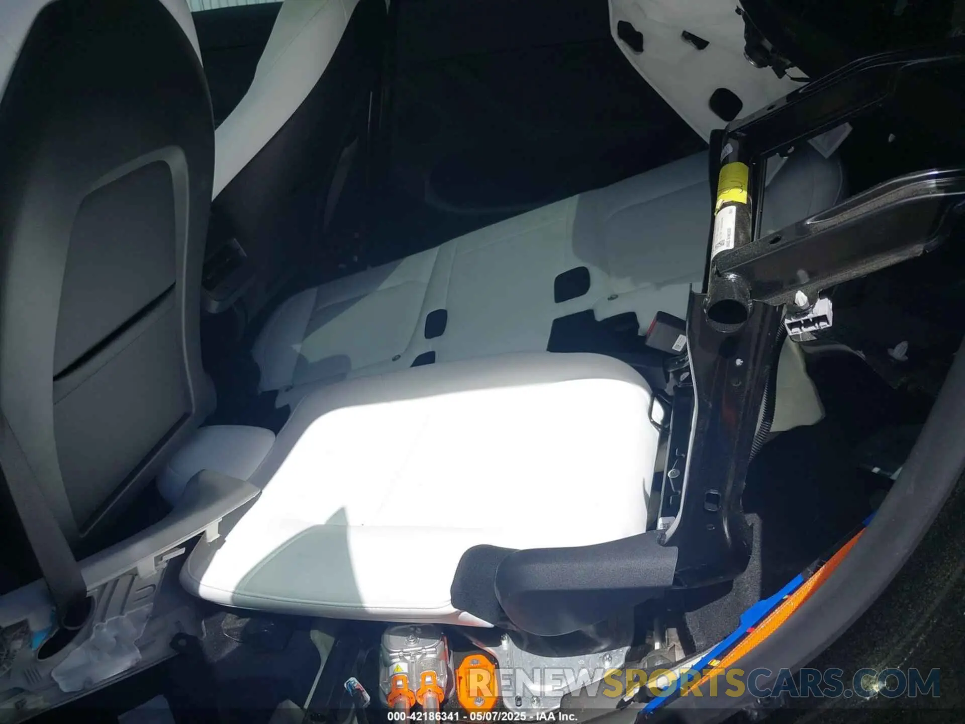 8 Фотография поврежденного автомобиля 7SAYGDEE0RF200291 TESLA MODEL Y 2024