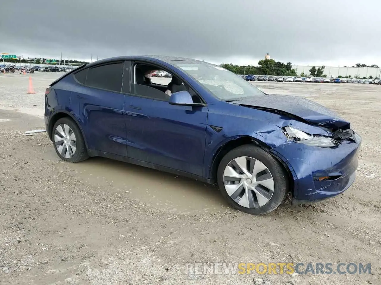 4 Фотография поврежденного автомобиля 7SAYGDEE1RA236035 TESLA MODEL Y 2024
