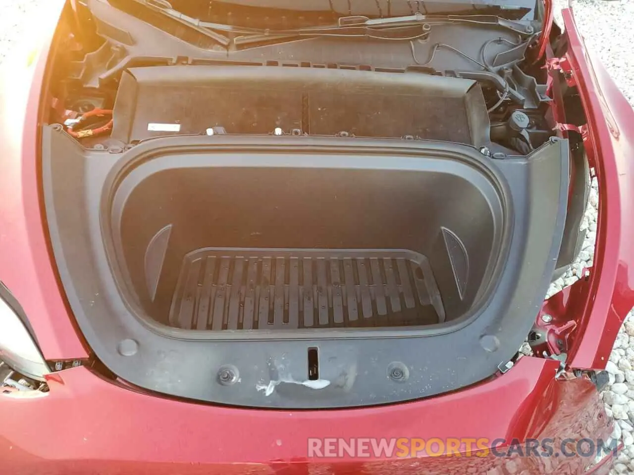 12 Photograph of a damaged car 7SAYGDEE1RA250727 TESLA MODEL Y 2024