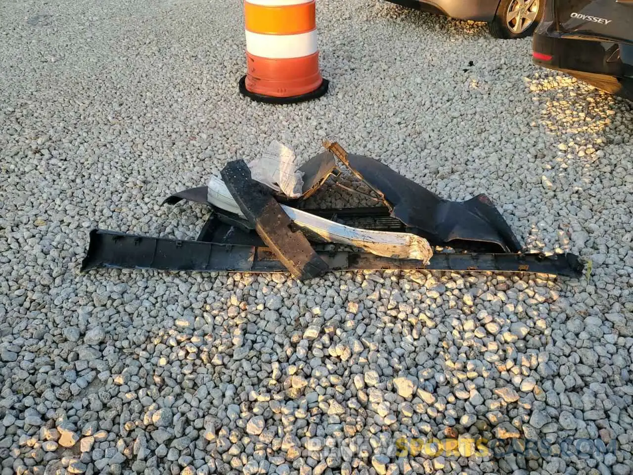 13 Photograph of a damaged car 7SAYGDEE1RA250727 TESLA MODEL Y 2024