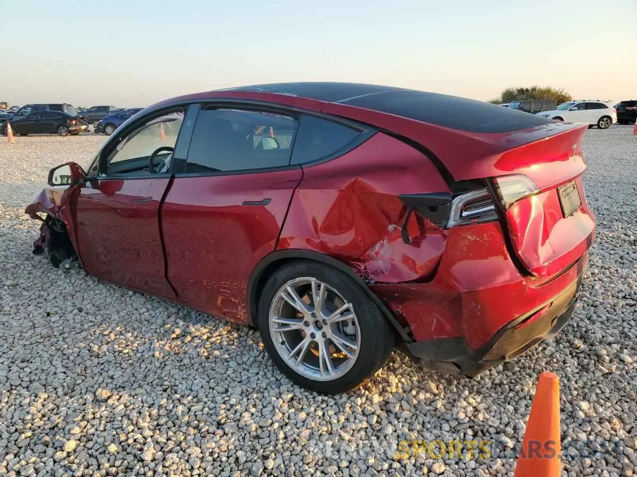 2 Photograph of a damaged car 7SAYGDEE1RA250727 TESLA MODEL Y 2024