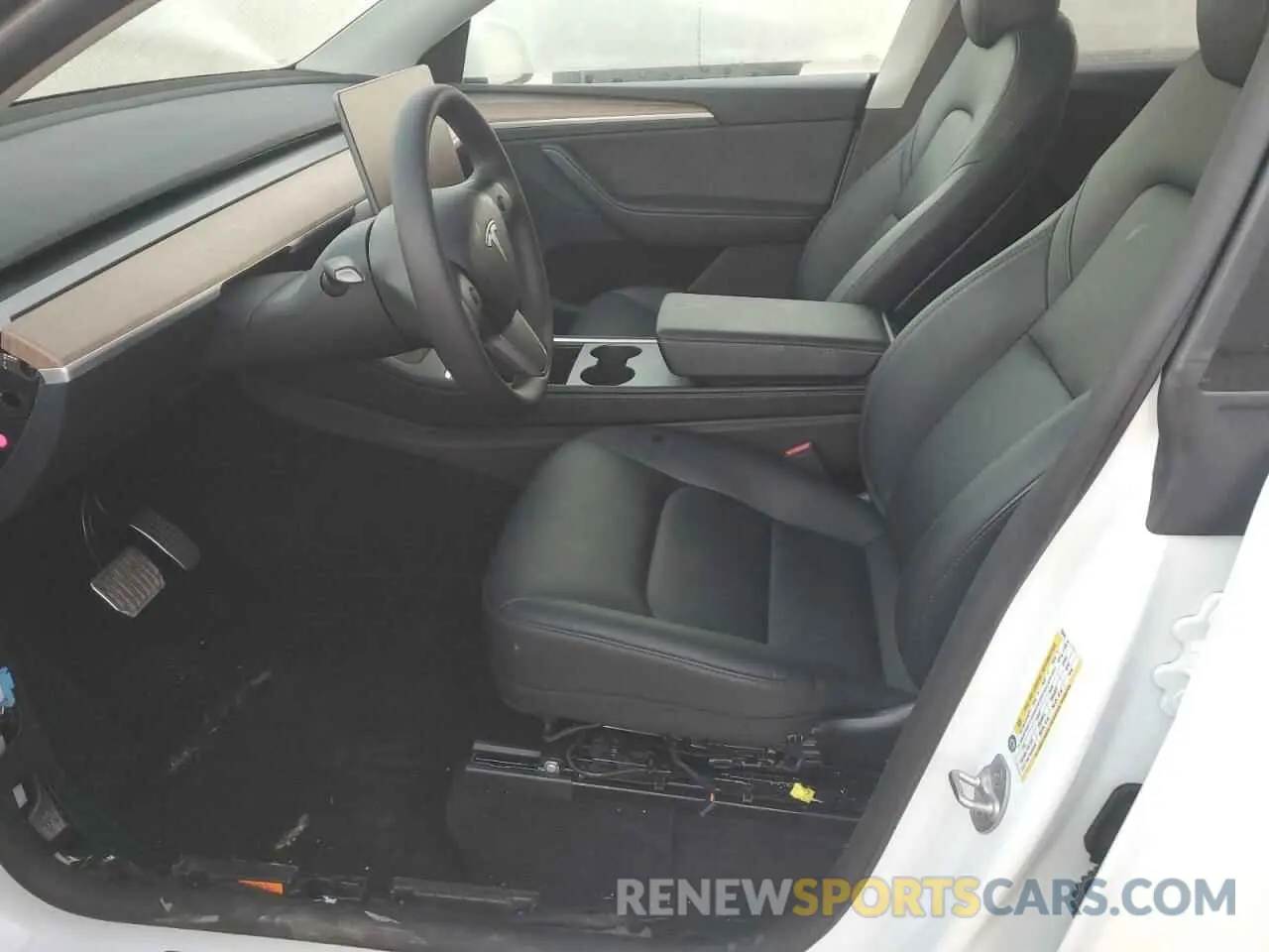 7 Photograph of a damaged car 7SAYGDEE1RA258441 TESLA MODEL Y 2024
