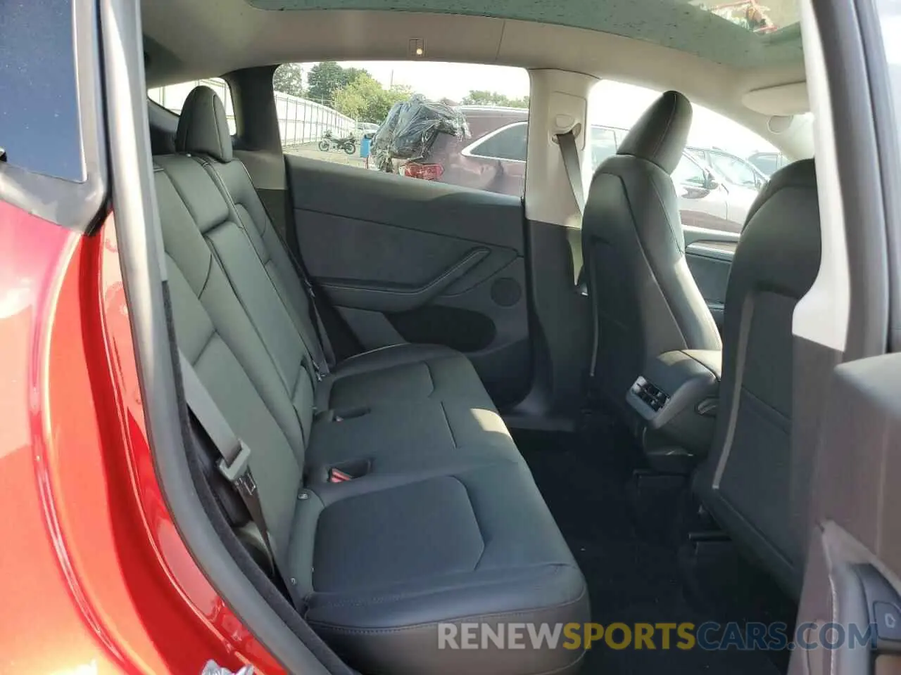 10 Фотография поврежденного автомобиля 7SAYGDEE1RA269472 TESLA MODEL Y 2024