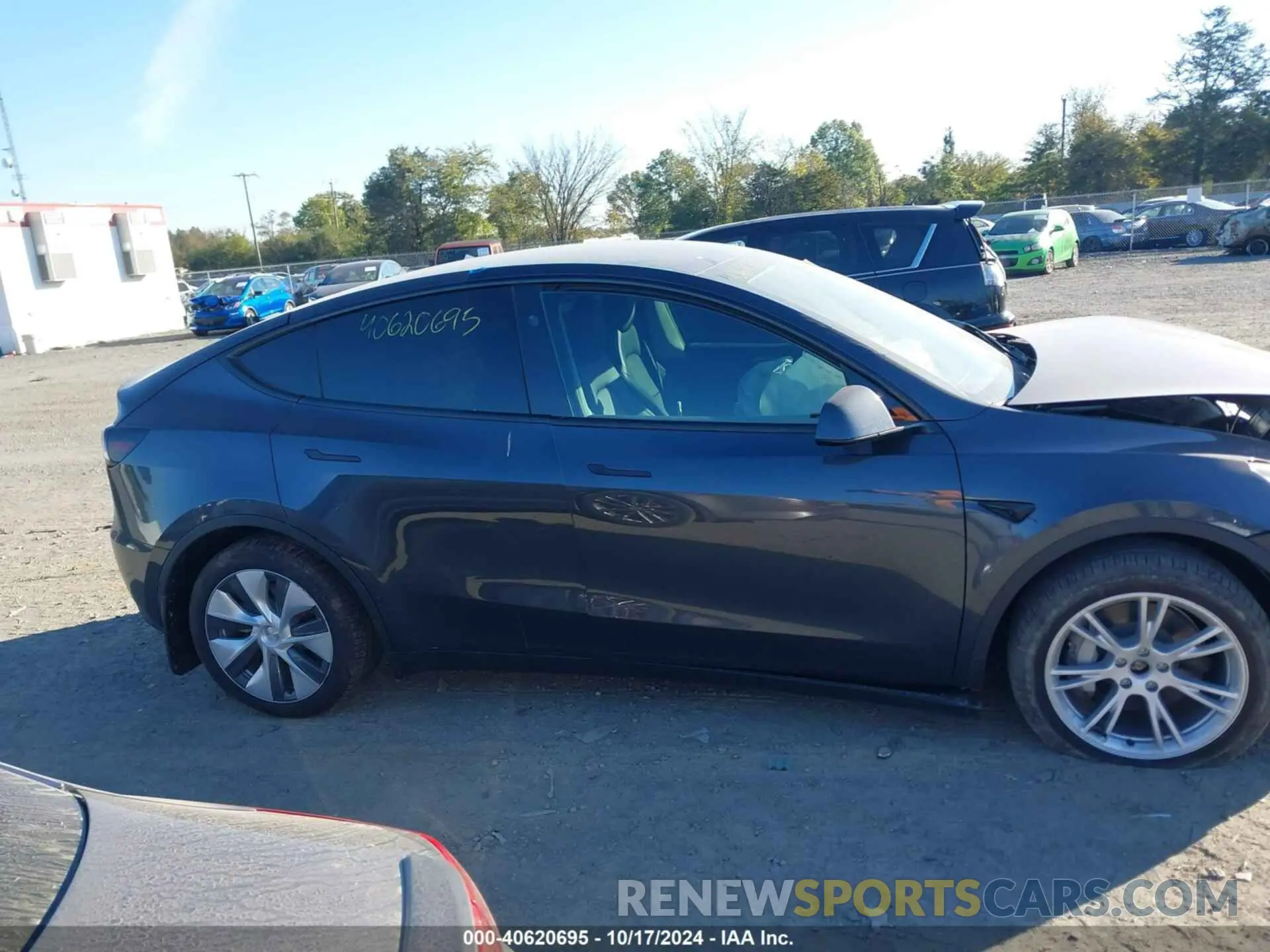13 Photograph of a damaged car 7SAYGDEE1RA278575 TESLA MODEL Y 2024