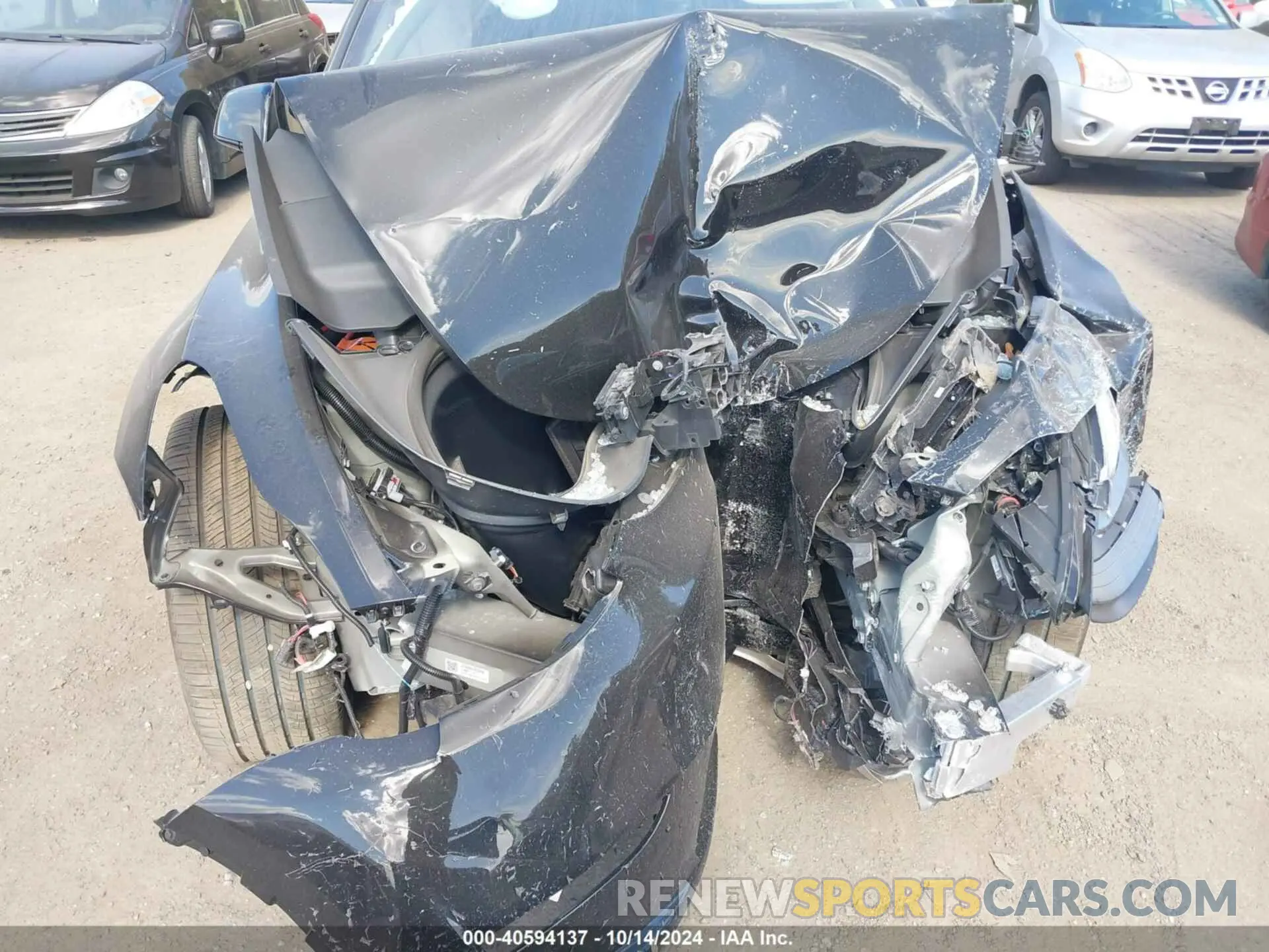 10 Photograph of a damaged car 7SAYGDEE1RA322705 TESLA MODEL Y 2024