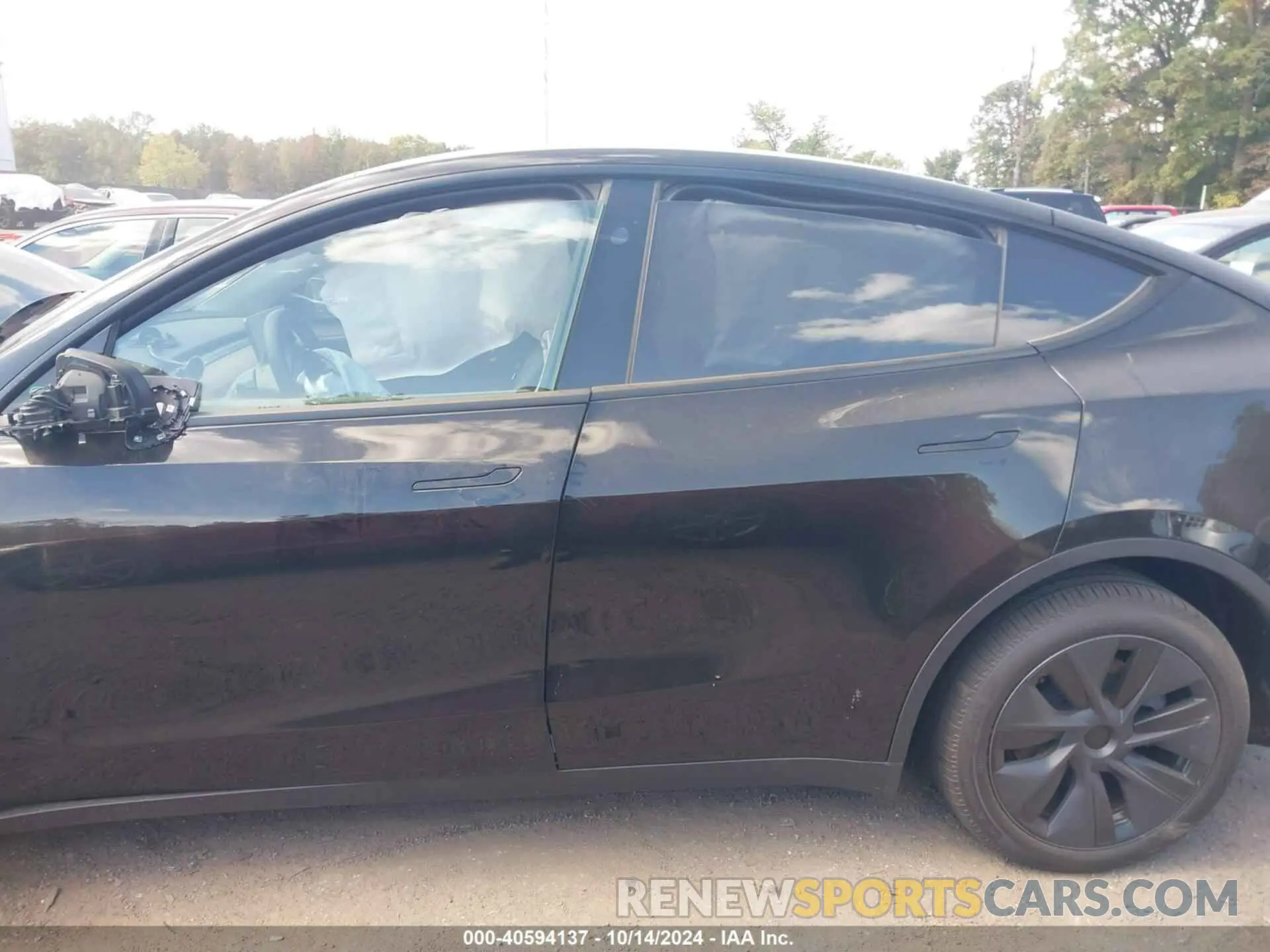 13 Photograph of a damaged car 7SAYGDEE1RA322705 TESLA MODEL Y 2024
