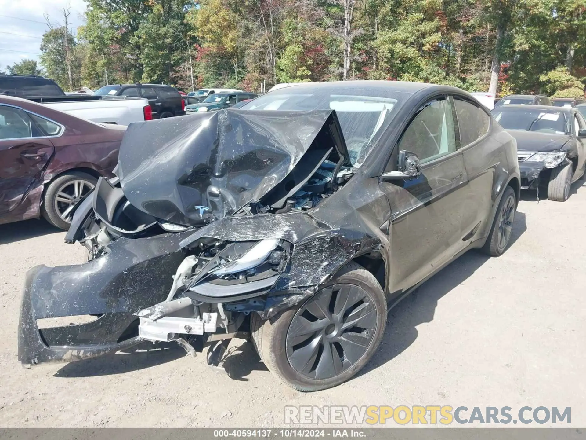 2 Photograph of a damaged car 7SAYGDEE1RA322705 TESLA MODEL Y 2024