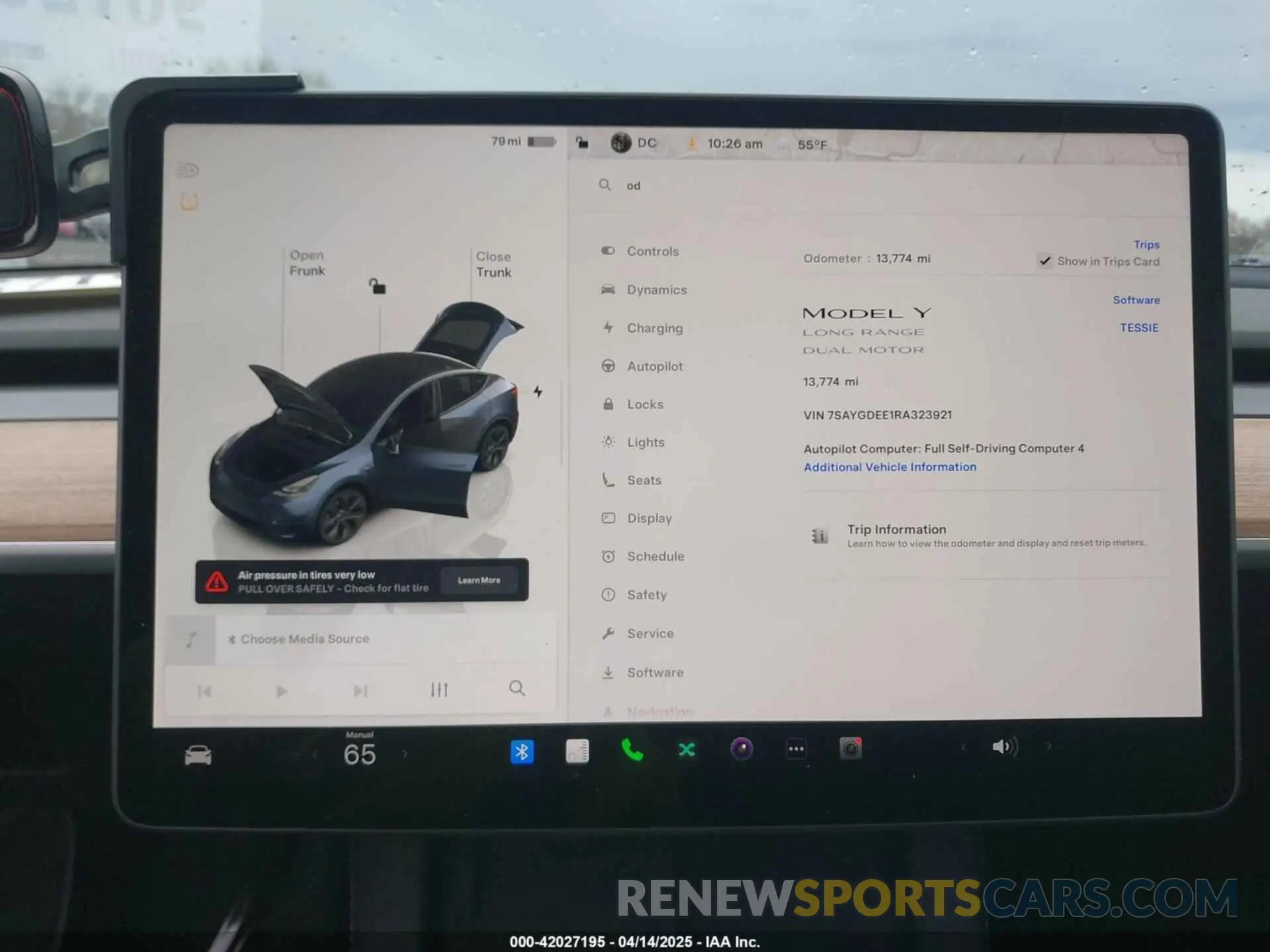 7 Photograph of a damaged car 7SAYGDEE1RA323921 TESLA MODEL Y 2024