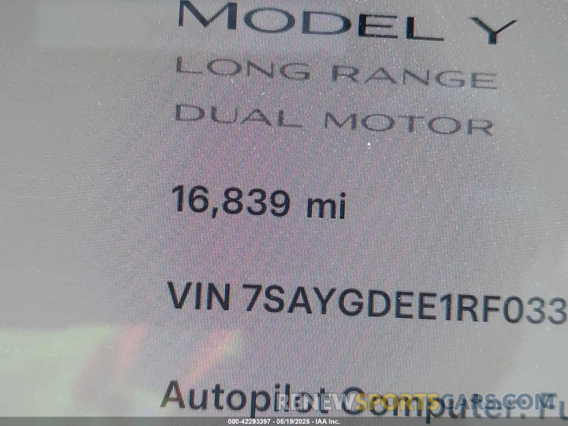 15 Photograph of a damaged car 7SAYGDEE1RF033066 TESLA MODEL Y 2024