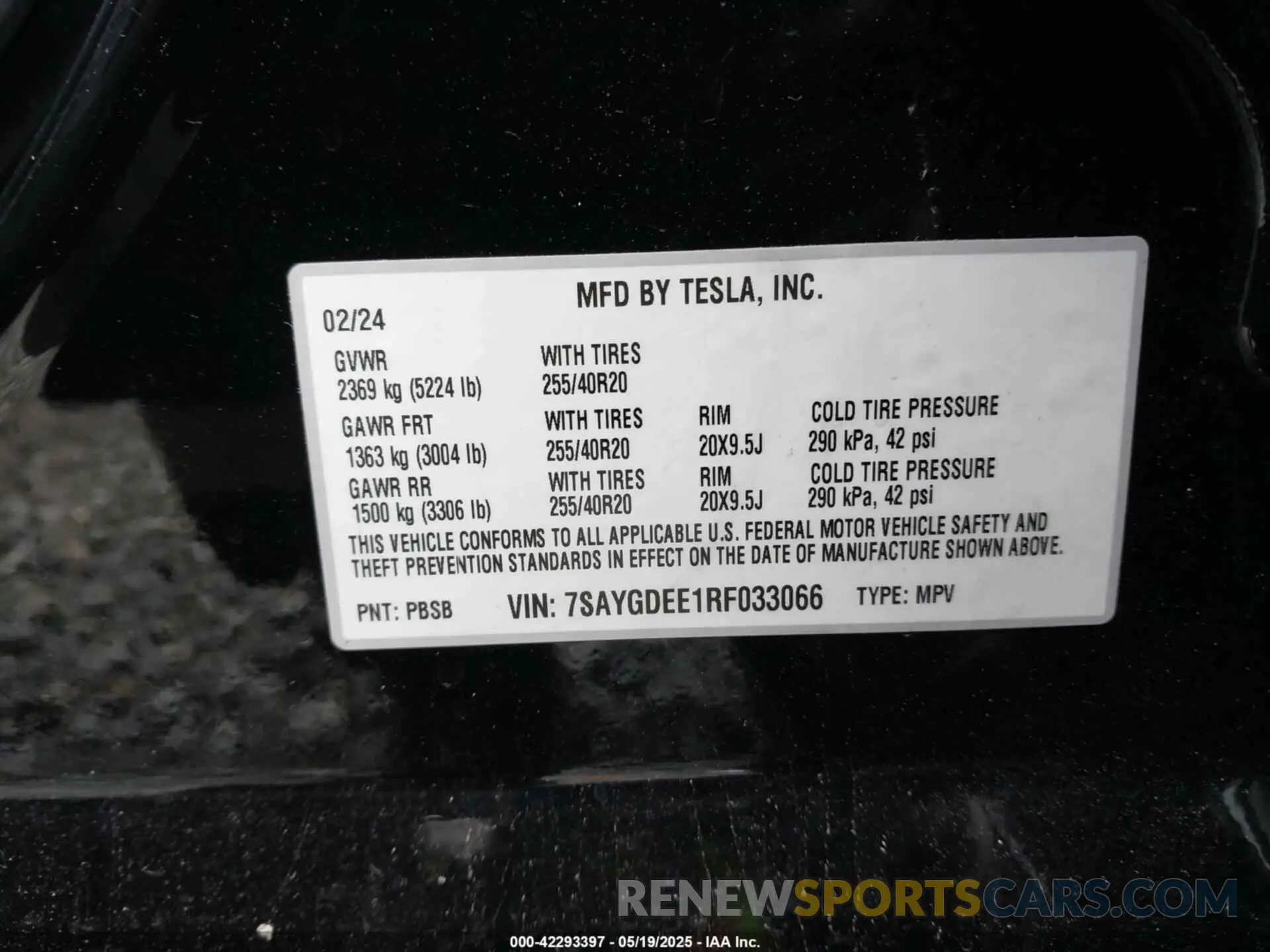 9 Photograph of a damaged car 7SAYGDEE1RF033066 TESLA MODEL Y 2024