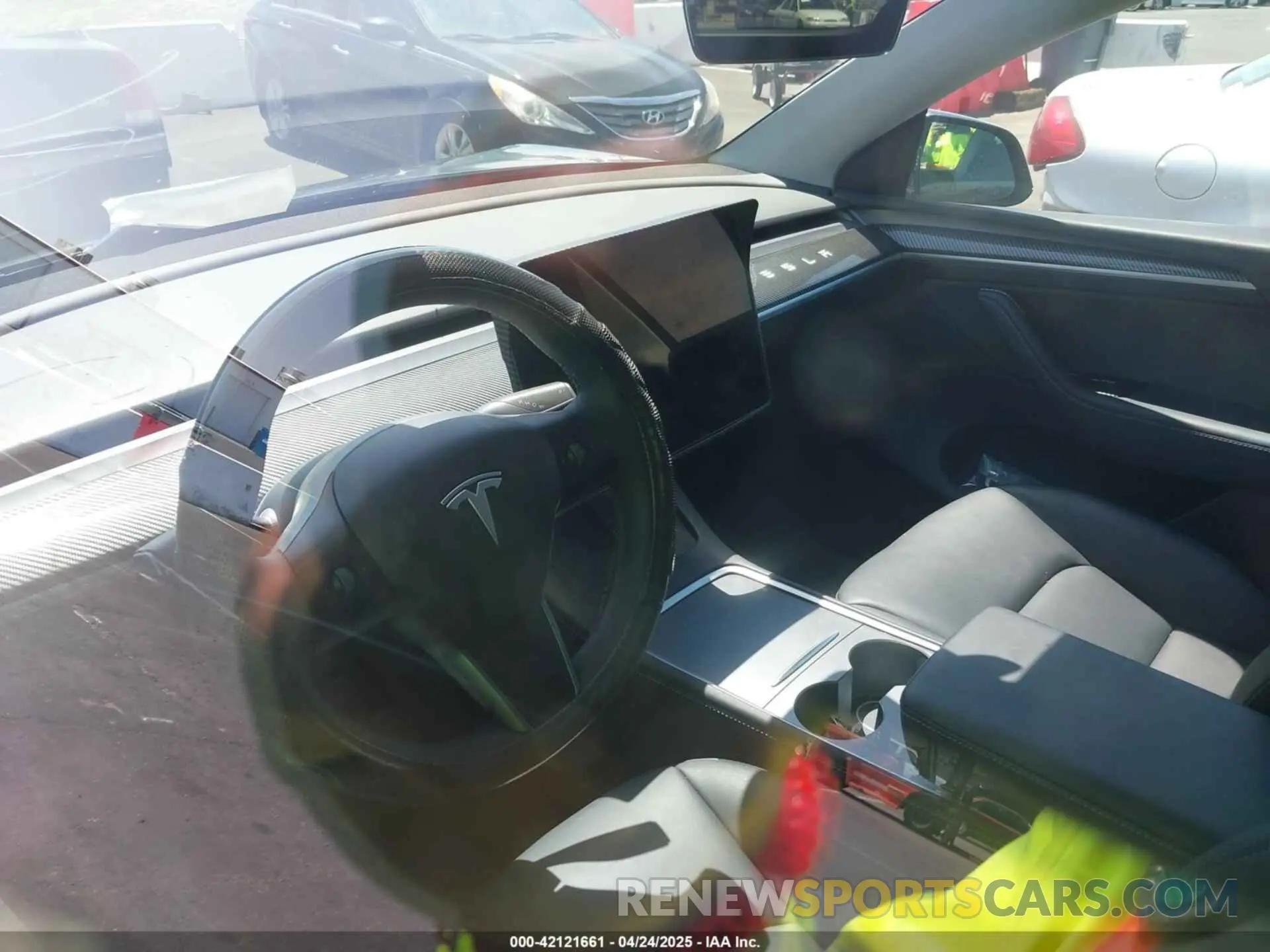 16 Photograph of a damaged car 7SAYGDEE1RF067024 TESLA MODEL Y 2024
