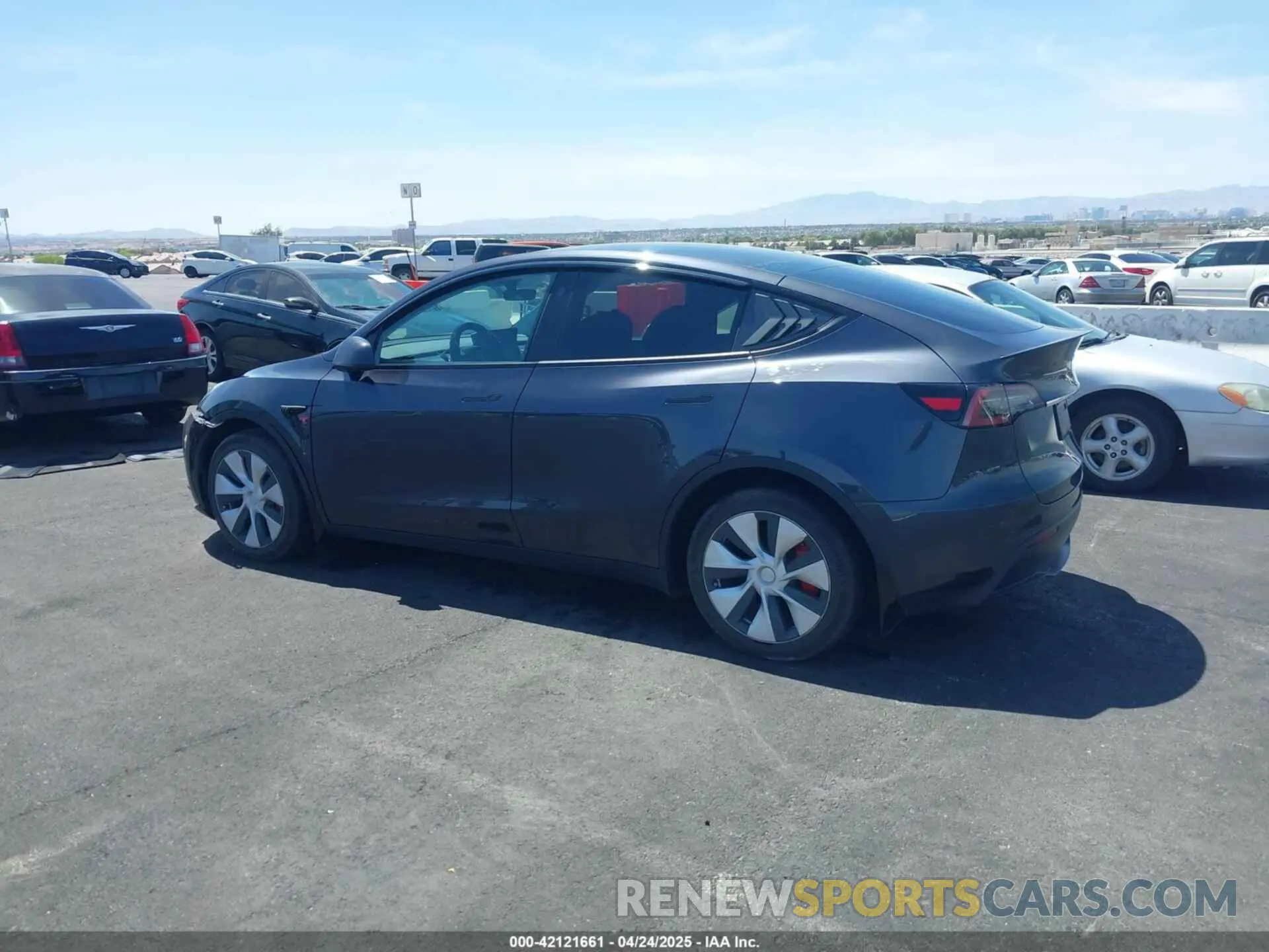 3 Photograph of a damaged car 7SAYGDEE1RF067024 TESLA MODEL Y 2024