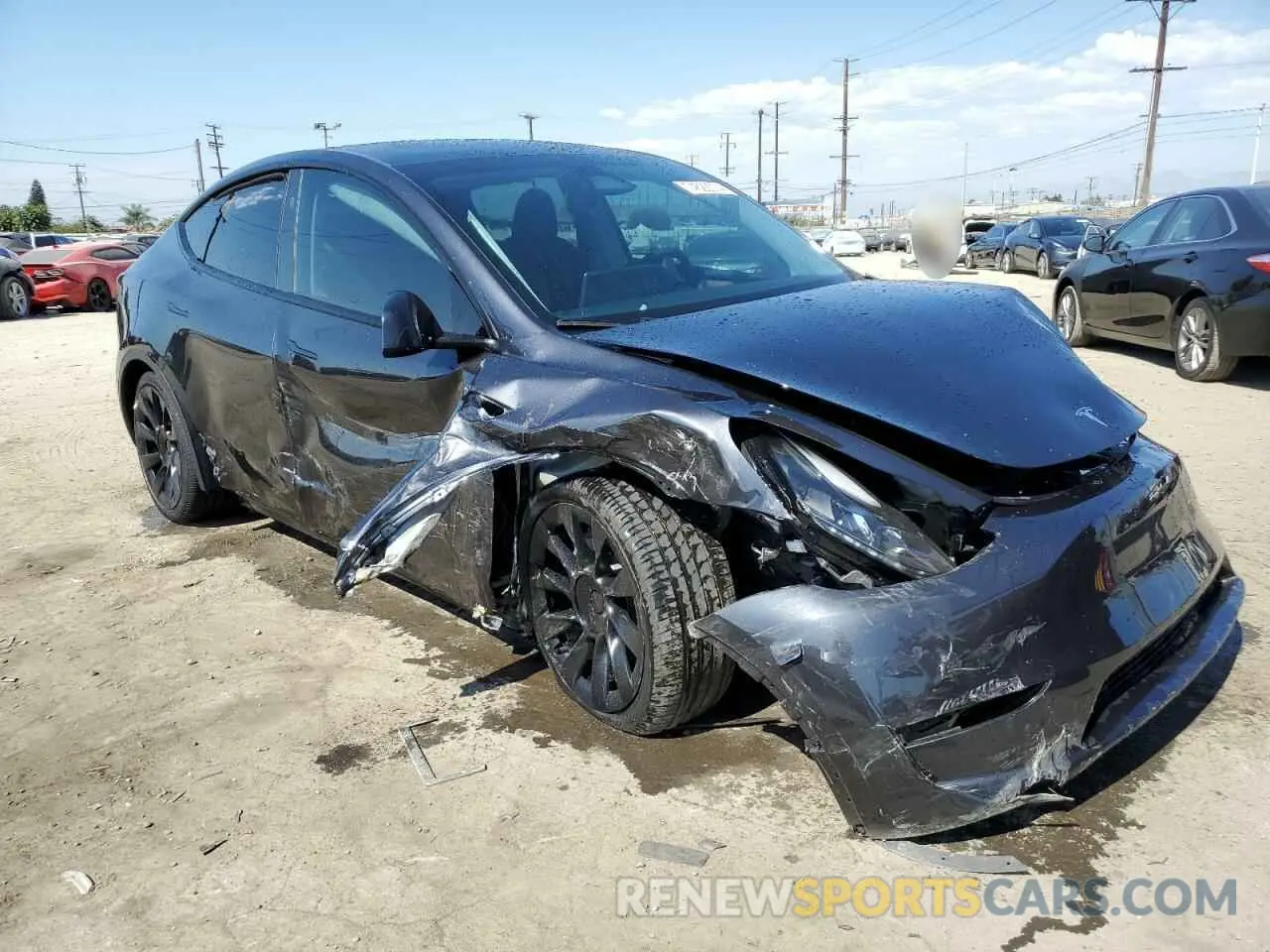 4 Photograph of a damaged car 7SAYGDEE1RF072398 TESLA MODEL Y 2024