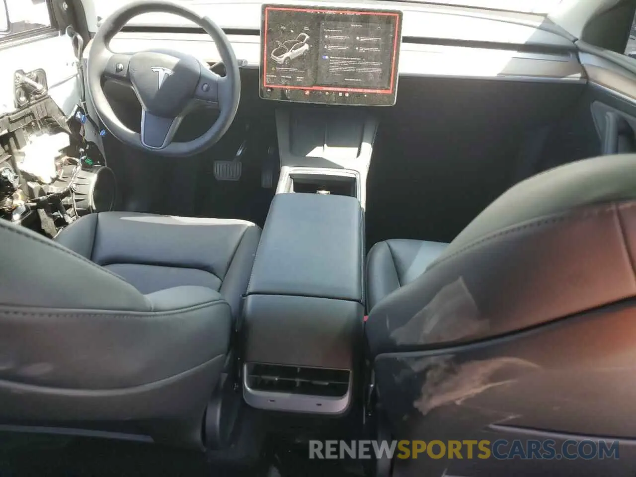 8 Photograph of a damaged car 7SAYGDEE1RF082428 TESLA MODEL Y 2024