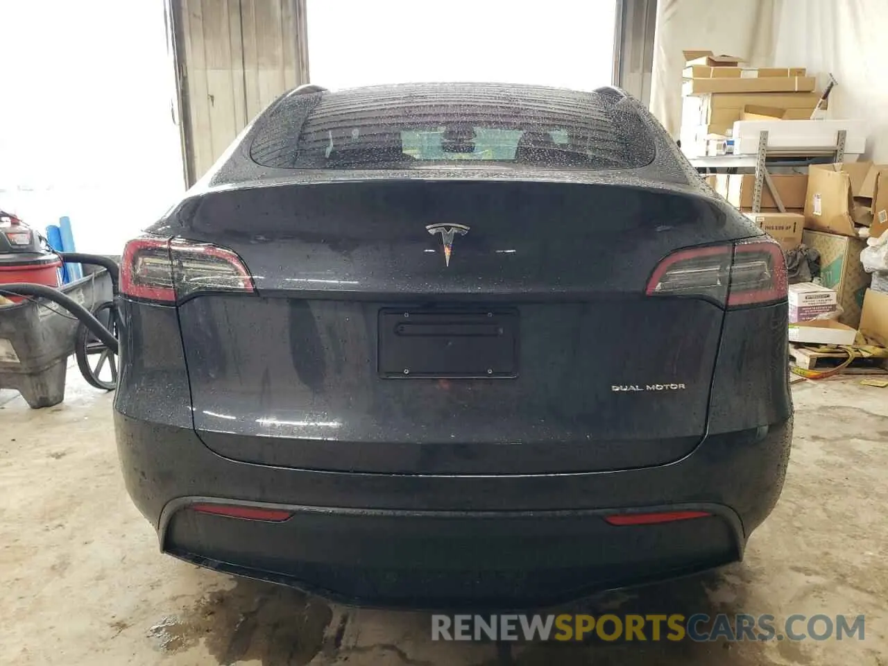6 Photograph of a damaged car 7SAYGDEE1RF087256 TESLA MODEL Y 2024