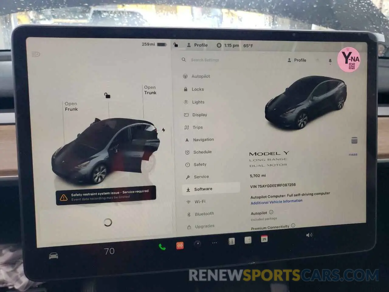 9 Photograph of a damaged car 7SAYGDEE1RF087256 TESLA MODEL Y 2024