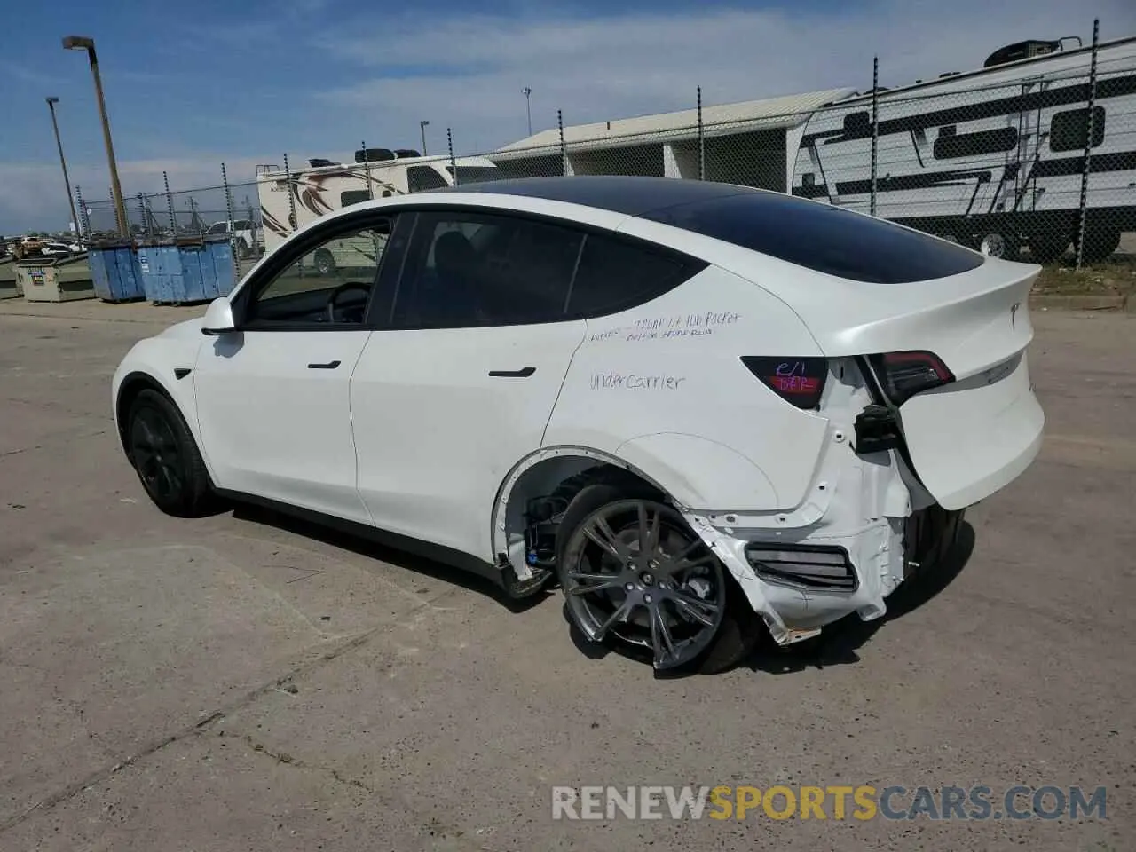 2 Photograph of a damaged car 7SAYGDEE1RF152168 TESLA MODEL Y 2024