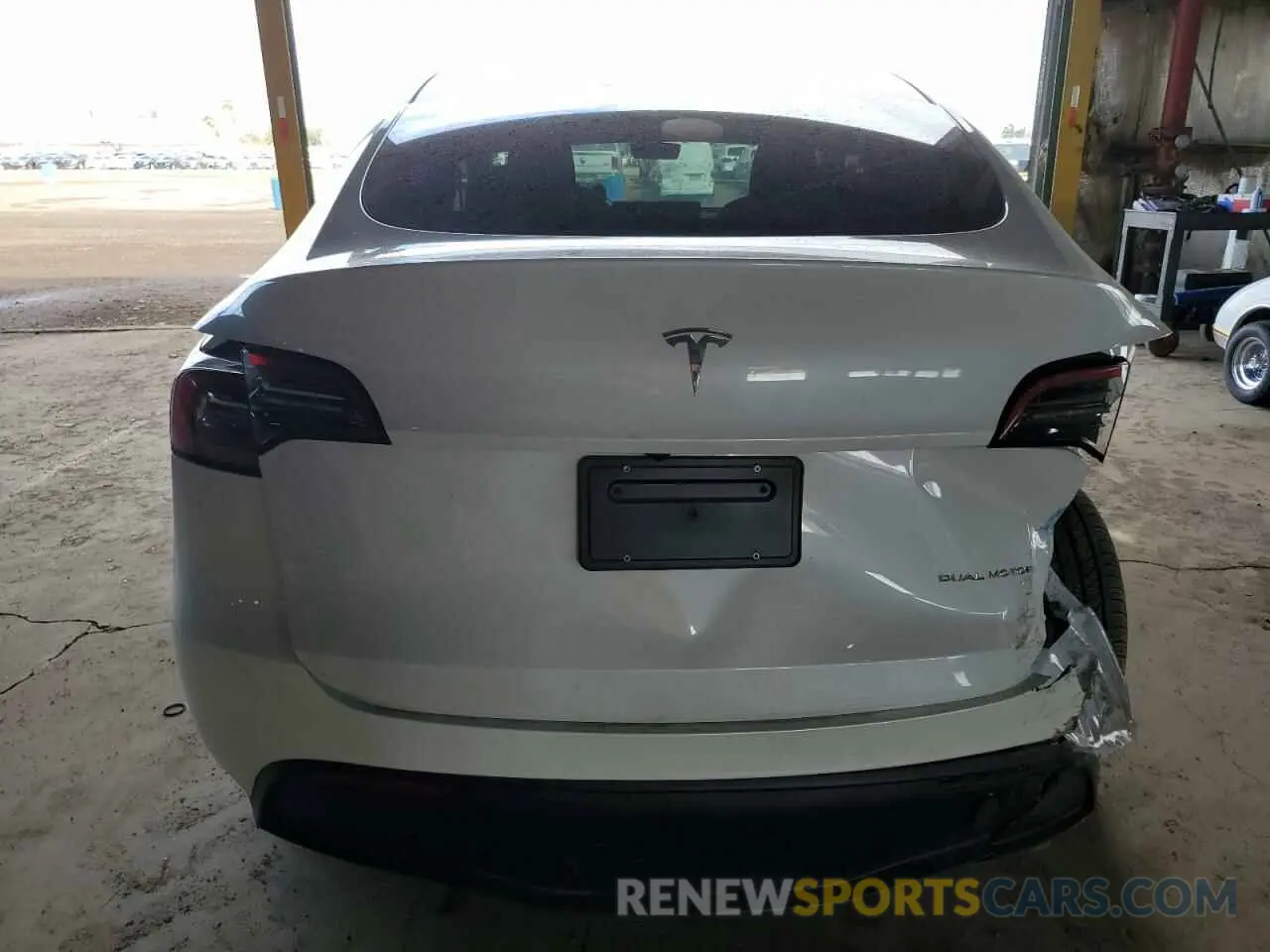 6 Фотография поврежденного автомобиля 7SAYGDEE1RF165311 TESLA MODEL Y 2024