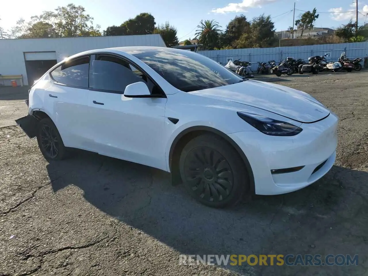 4 Фотография поврежденного автомобиля 7SAYGDEE1RF176745 TESLA MODEL Y 2024