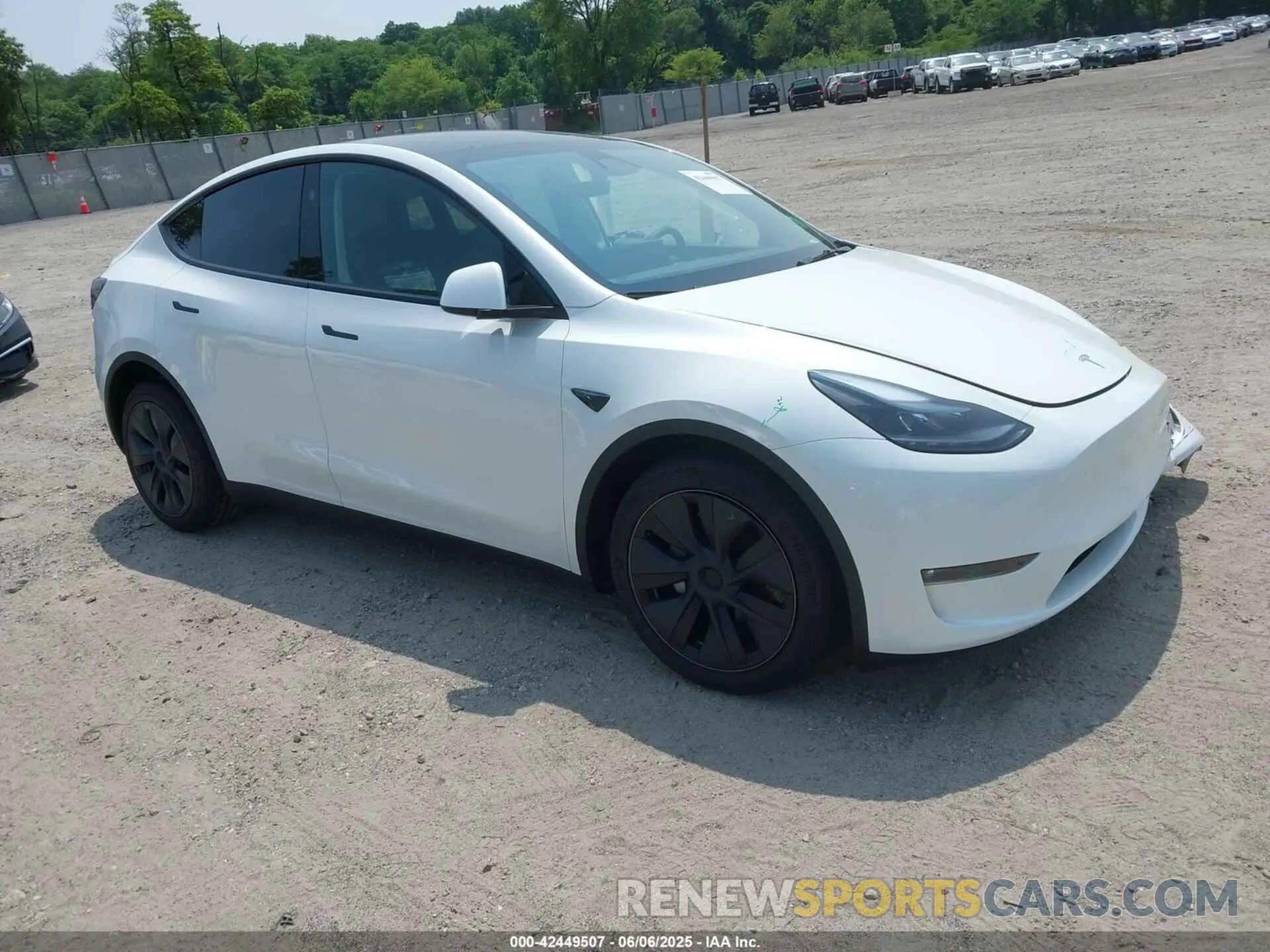1 Photograph of a damaged car 7SAYGDEE1RF185655 TESLA MODEL Y 2024