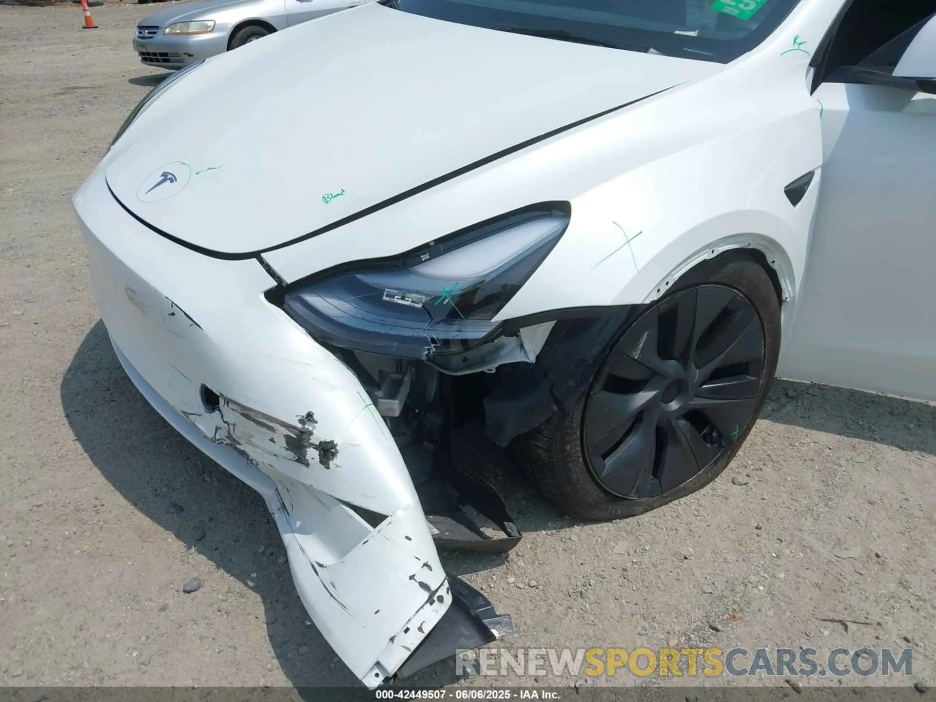 6 Photograph of a damaged car 7SAYGDEE1RF185655 TESLA MODEL Y 2024