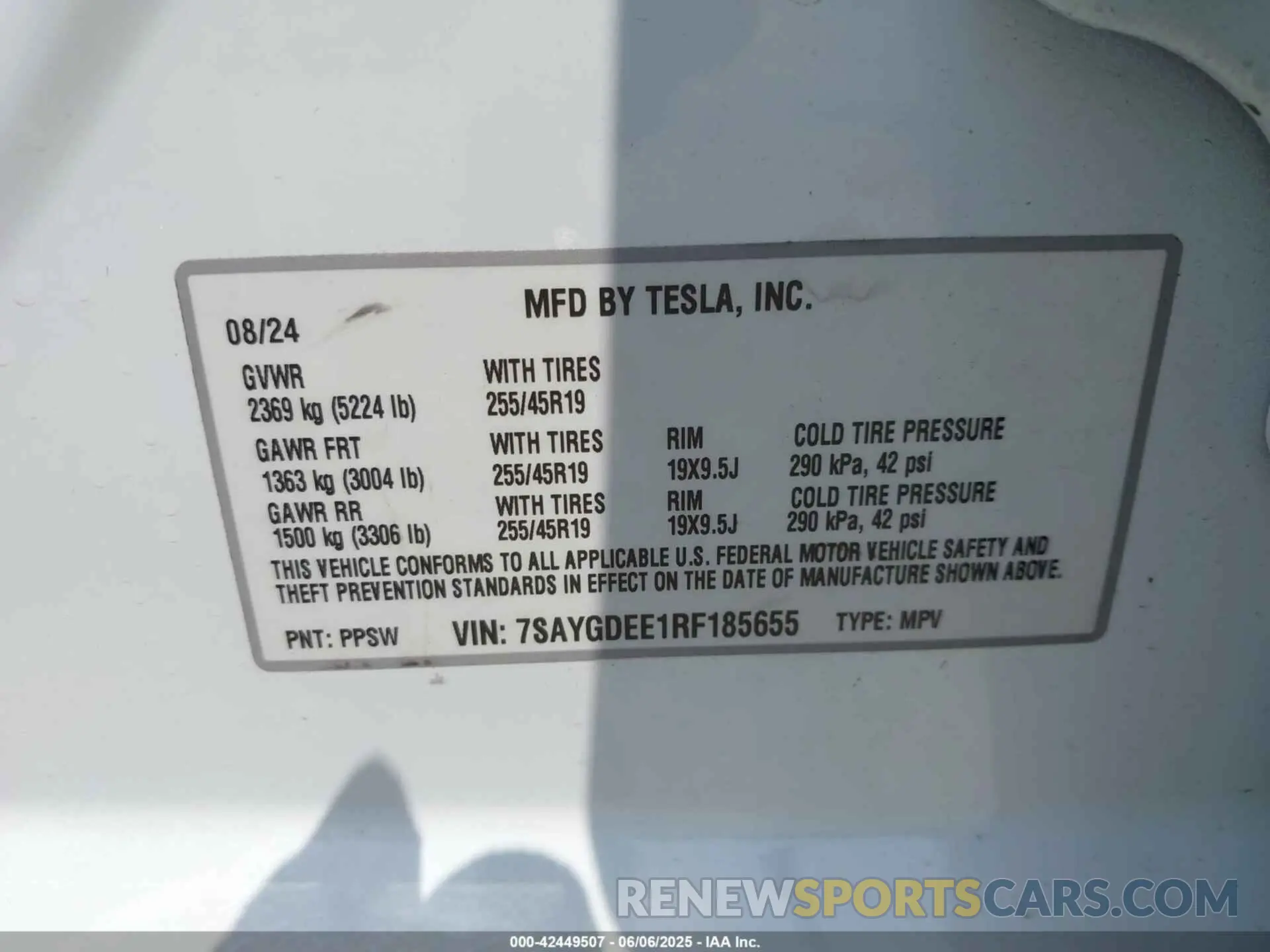 9 Photograph of a damaged car 7SAYGDEE1RF185655 TESLA MODEL Y 2024