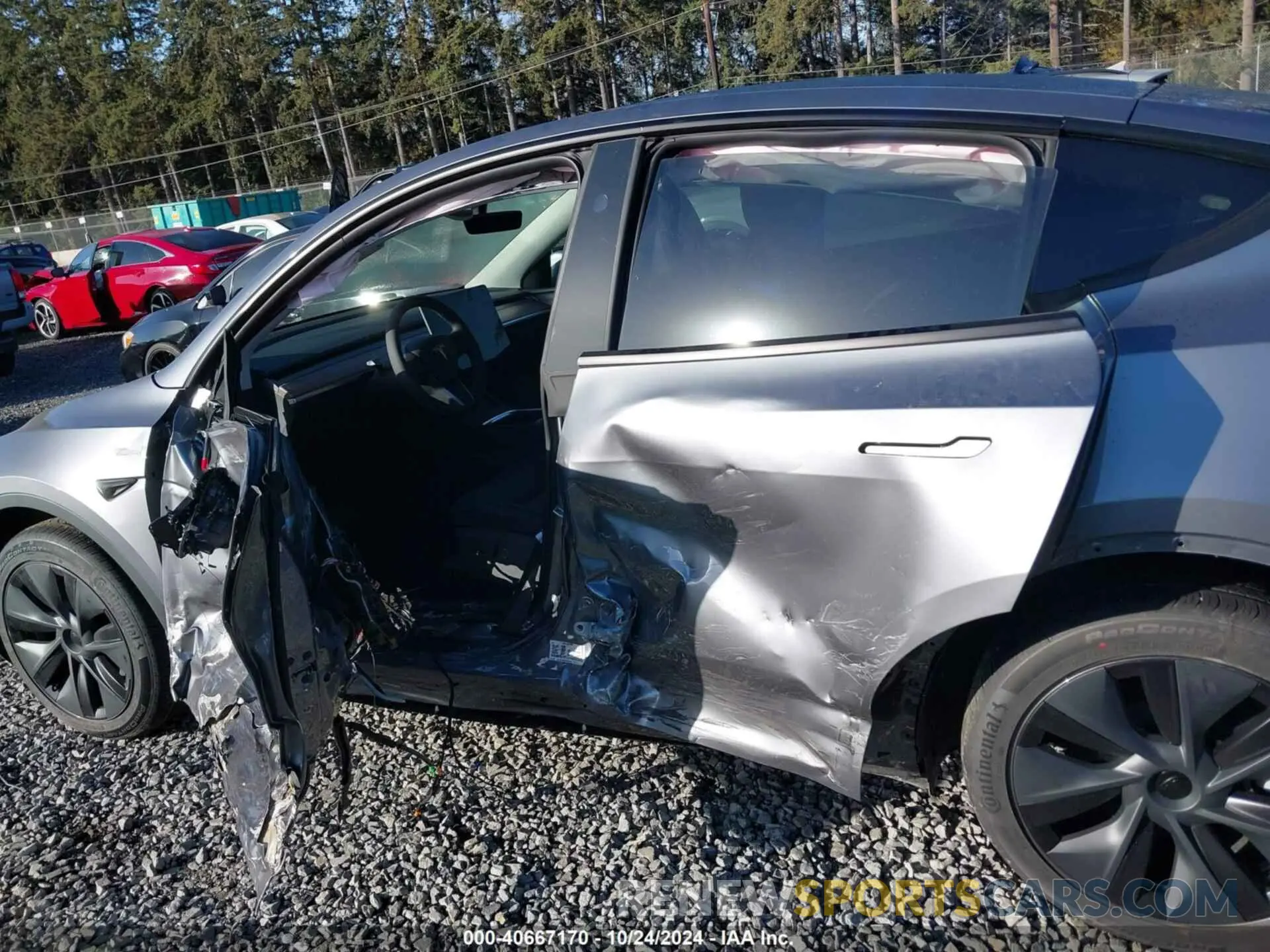 14 Photograph of a damaged car 7SAYGDEE1RF200705 TESLA MODEL Y 2024