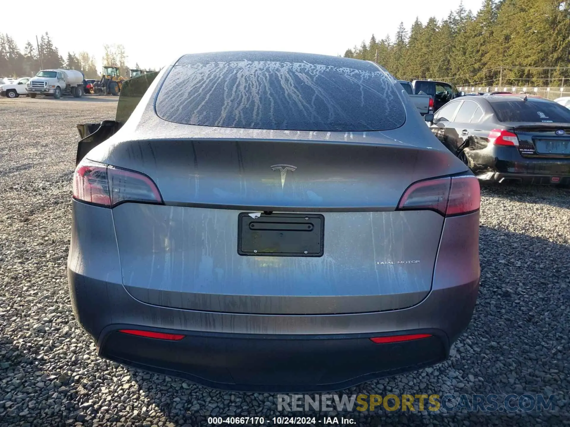 16 Photograph of a damaged car 7SAYGDEE1RF200705 TESLA MODEL Y 2024
