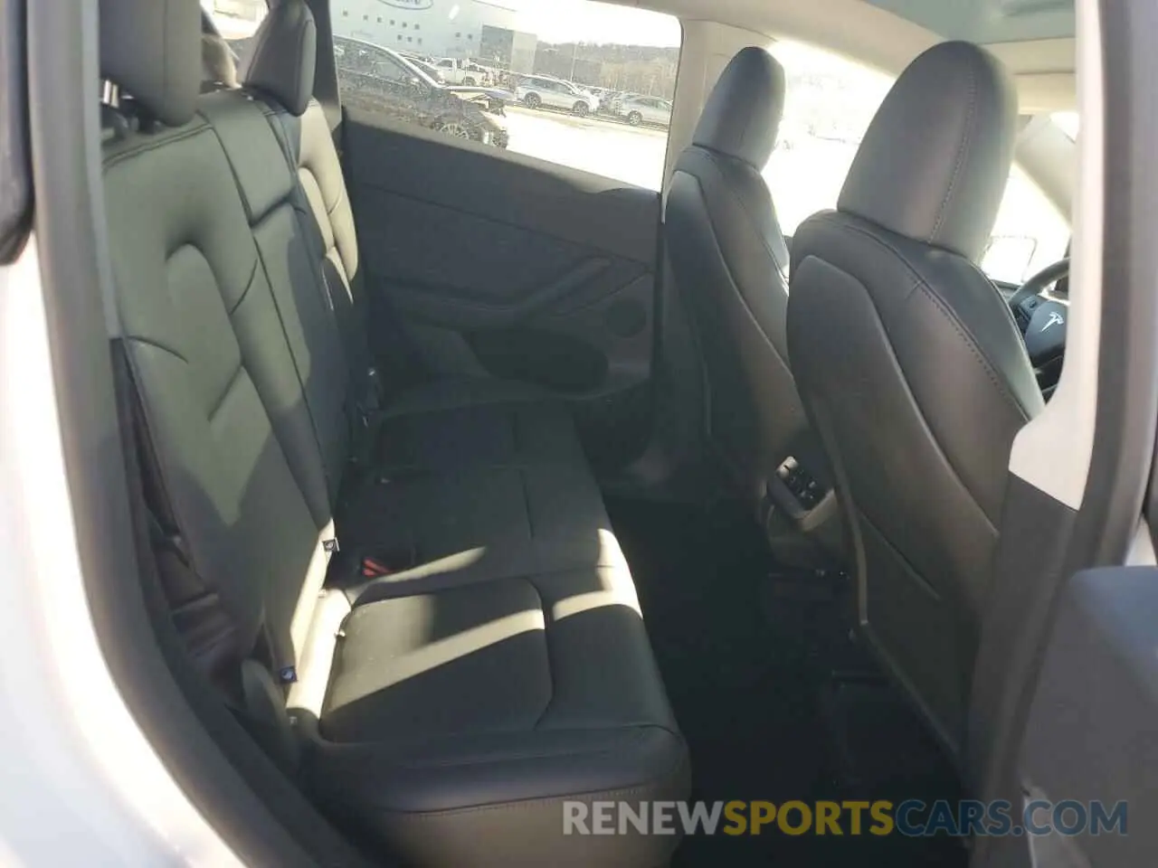 11 Photograph of a damaged car 7SAYGDEE1RF212496 TESLA MODEL Y 2024