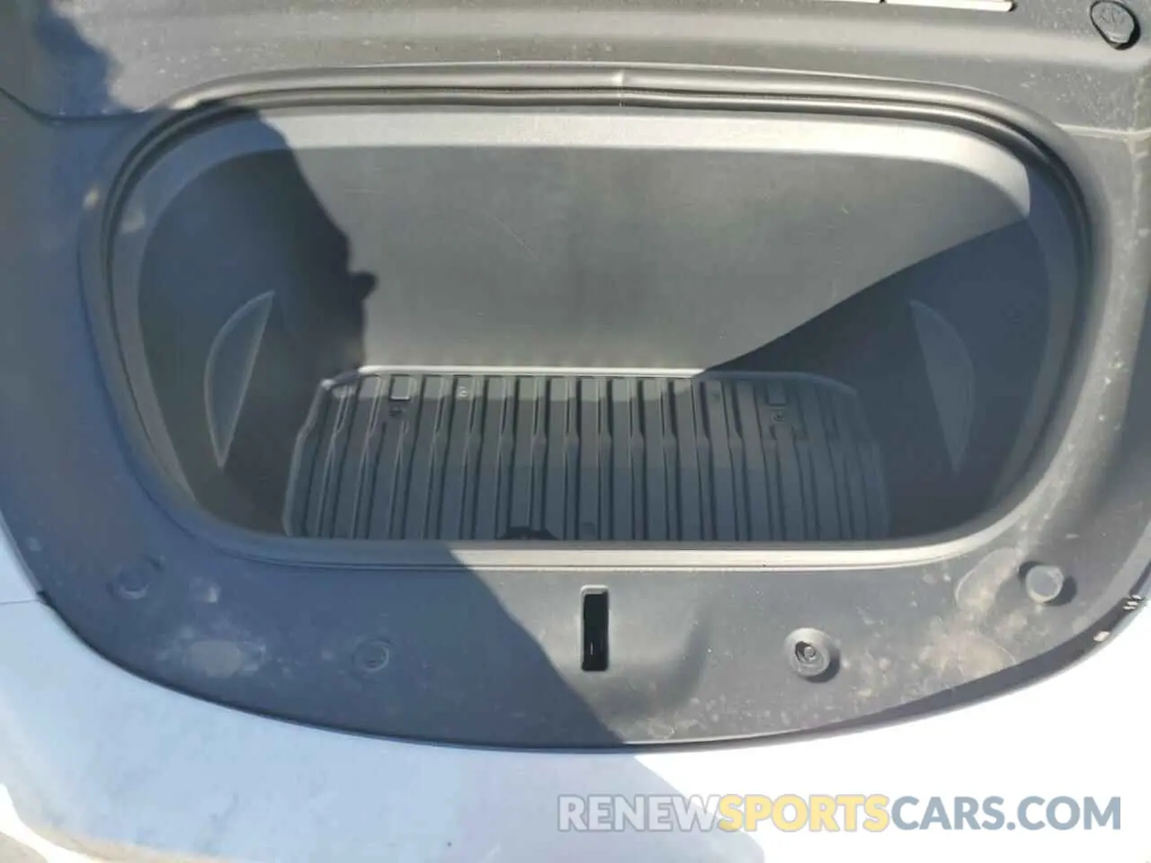 13 Photograph of a damaged car 7SAYGDEE1RF212496 TESLA MODEL Y 2024