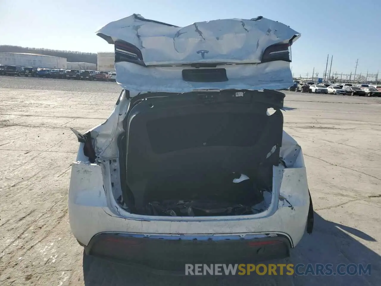 6 Photograph of a damaged car 7SAYGDEE1RF212496 TESLA MODEL Y 2024