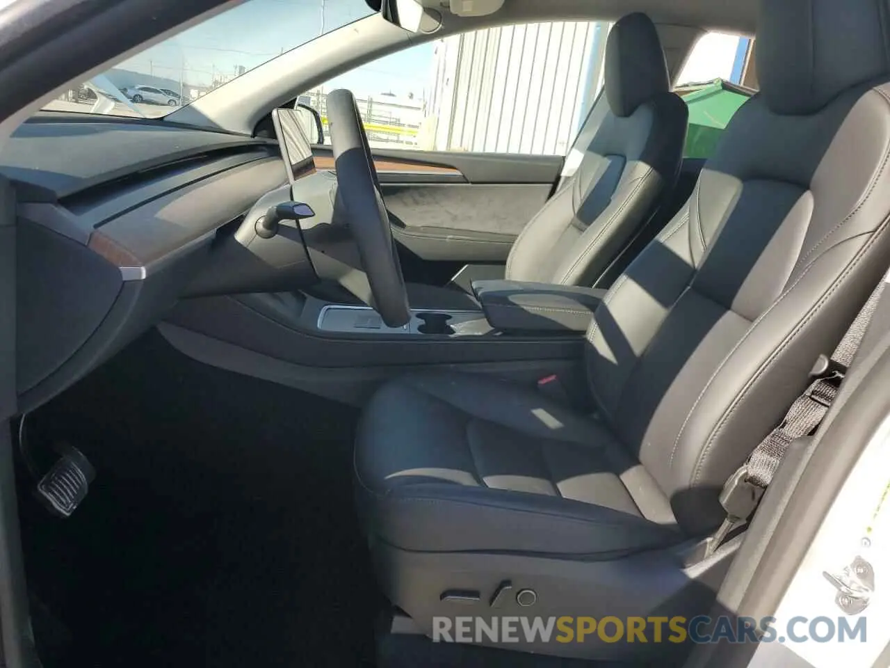 7 Photograph of a damaged car 7SAYGDEE1RF212496 TESLA MODEL Y 2024