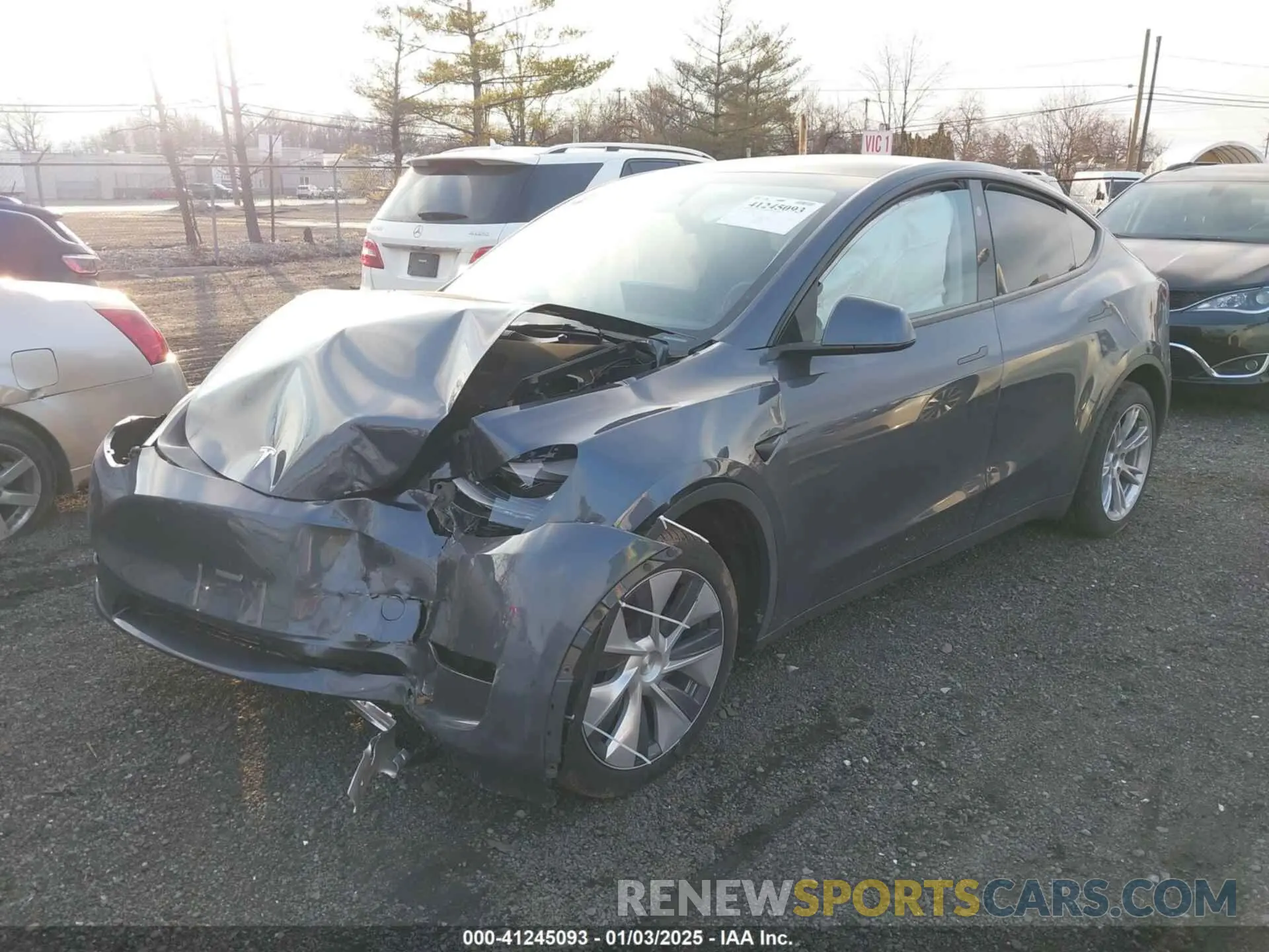 2 Фотография поврежденного автомобиля 7SAYGDEE2RA217008 TESLA MODEL Y 2024