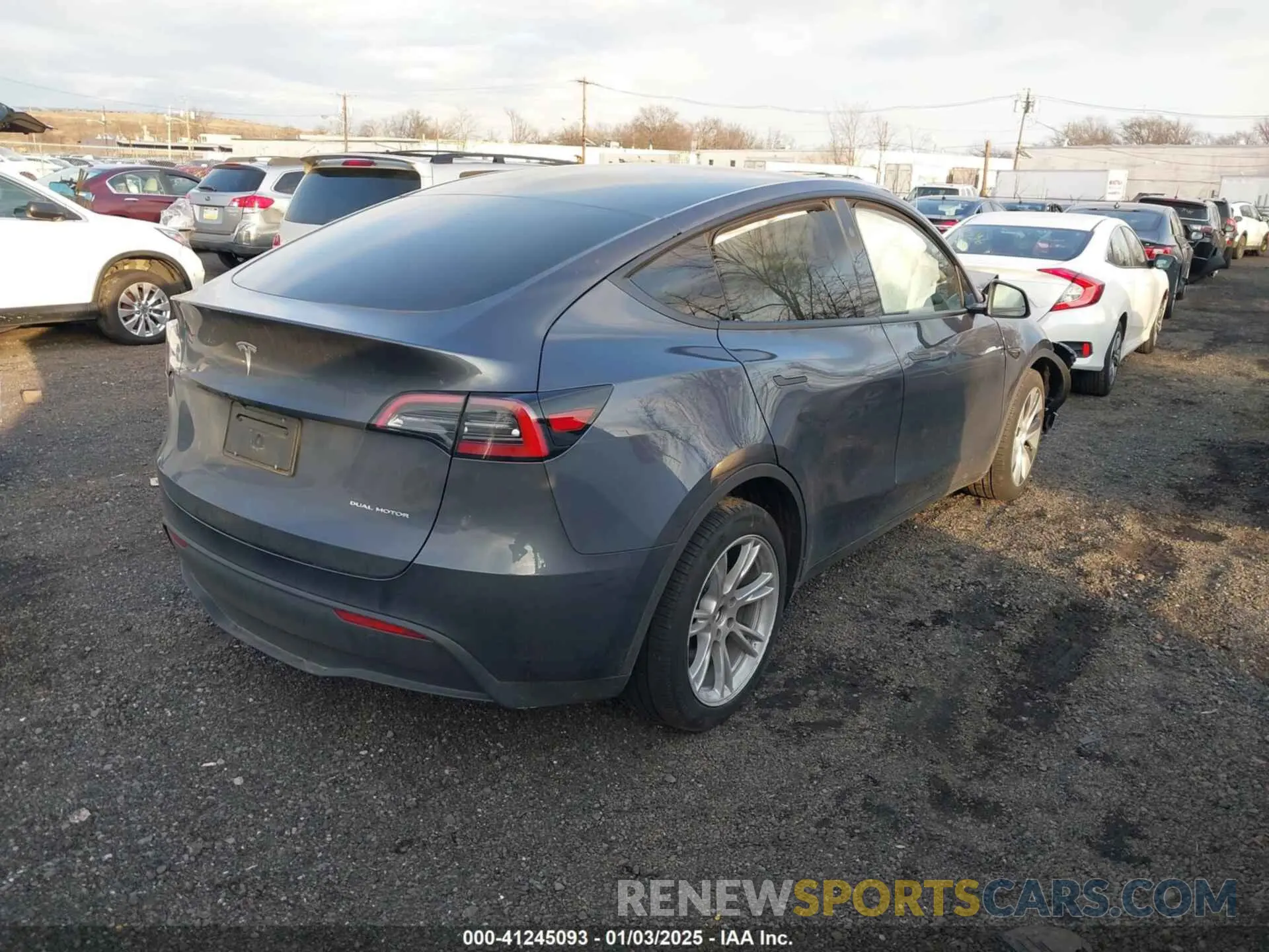 4 Фотография поврежденного автомобиля 7SAYGDEE2RA217008 TESLA MODEL Y 2024
