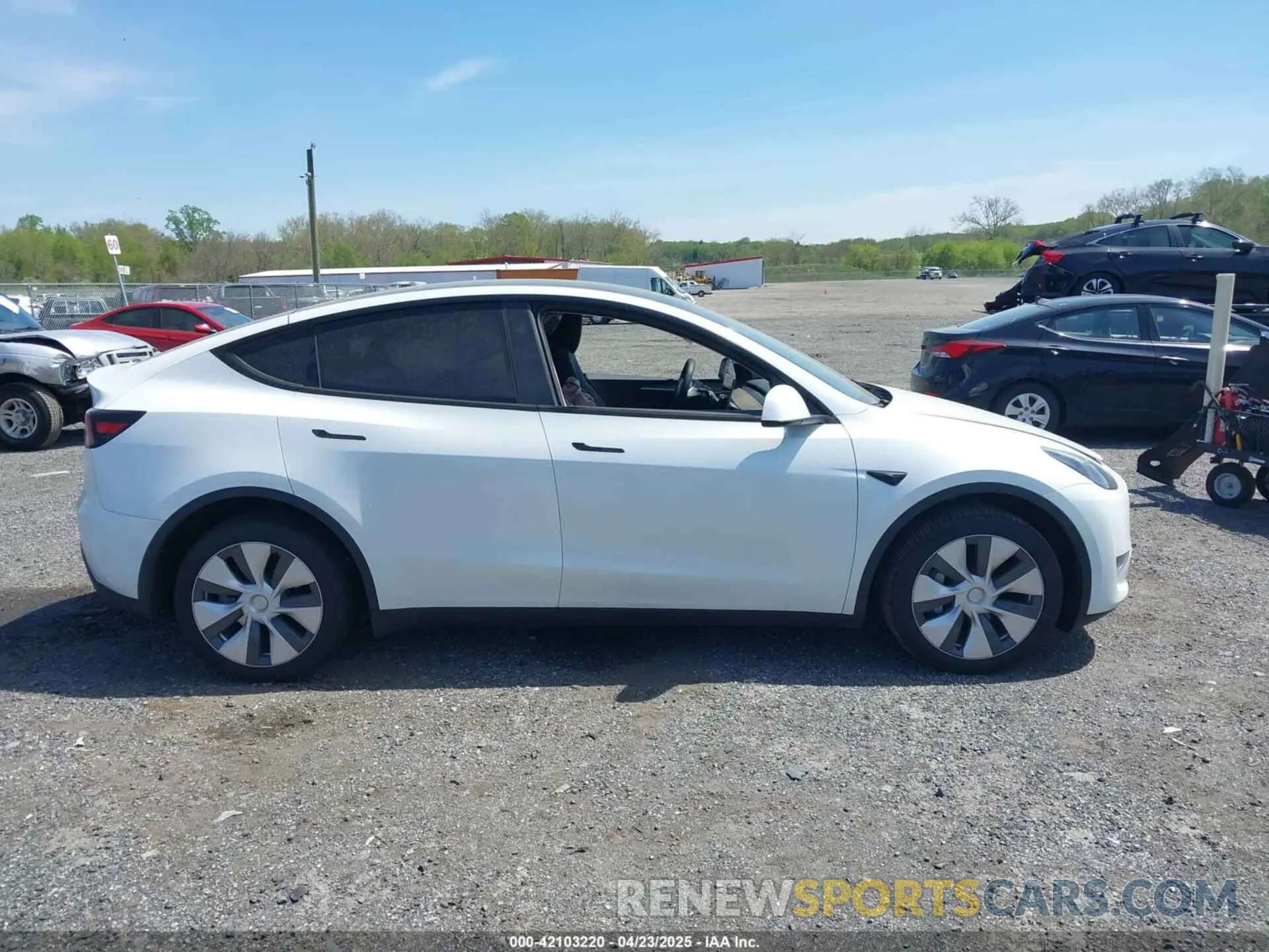 13 Фотография поврежденного автомобиля 7SAYGDEE2RA223679 TESLA MODEL Y 2024