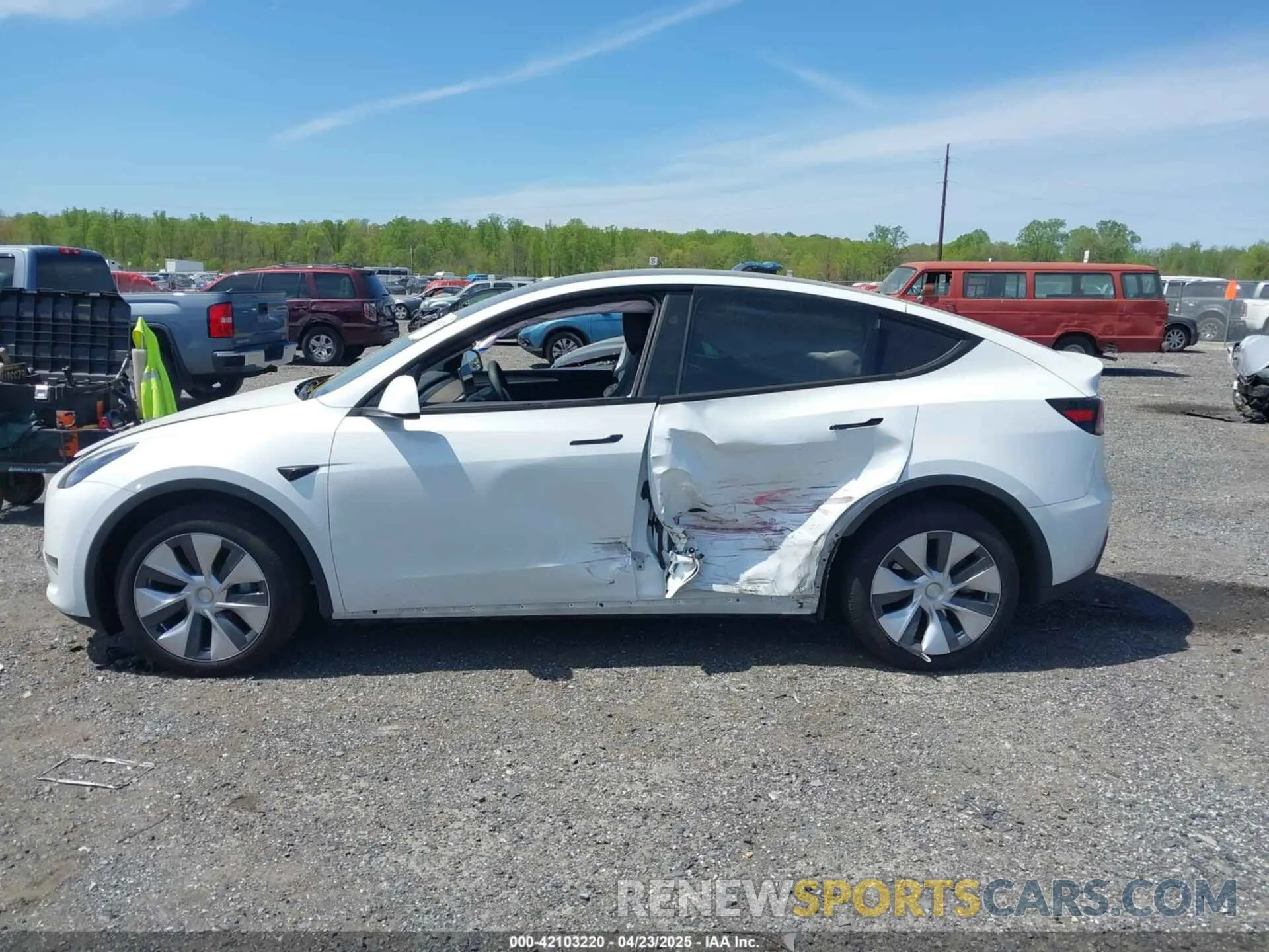 14 Фотография поврежденного автомобиля 7SAYGDEE2RA223679 TESLA MODEL Y 2024