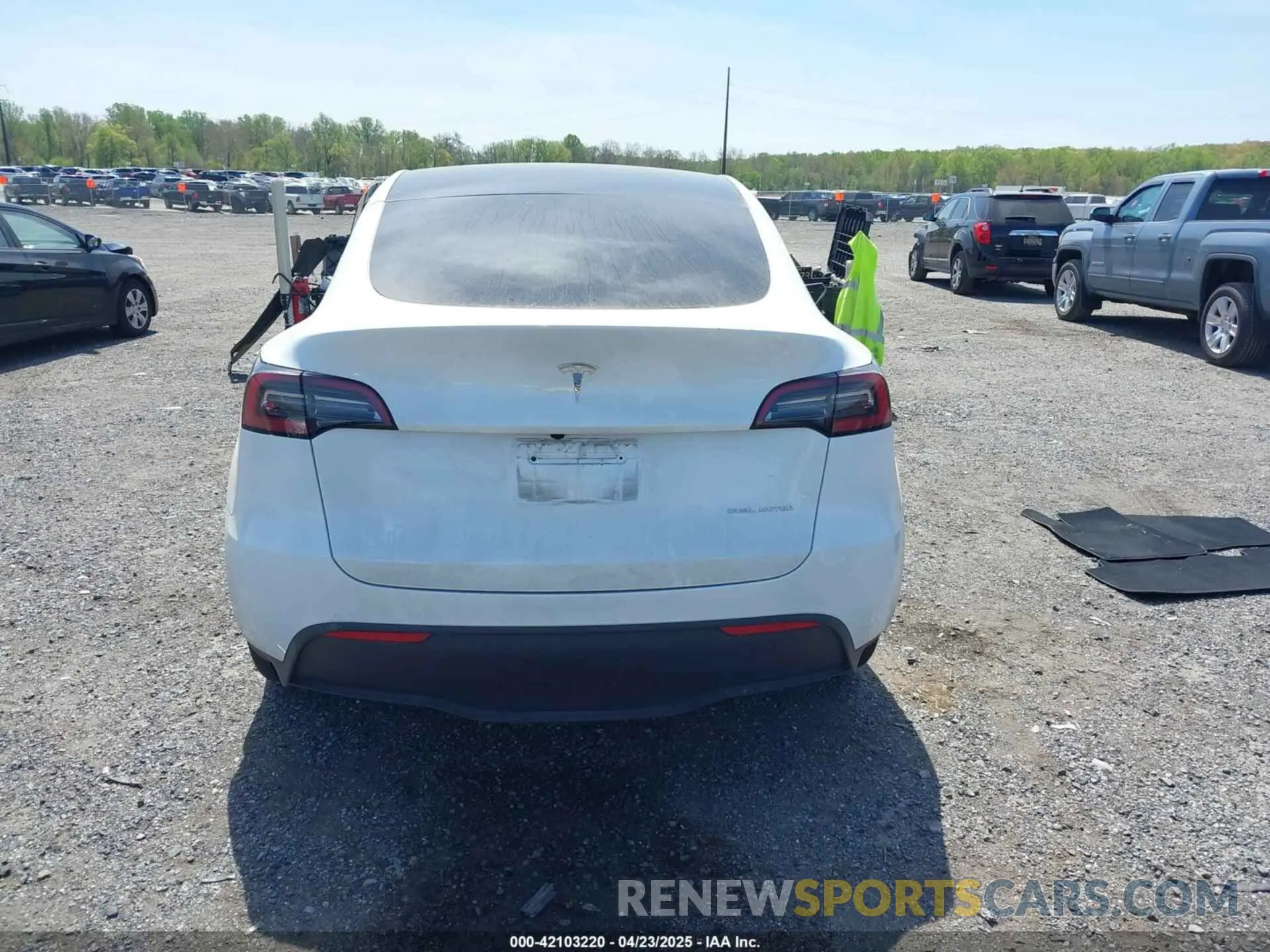 16 Фотография поврежденного автомобиля 7SAYGDEE2RA223679 TESLA MODEL Y 2024