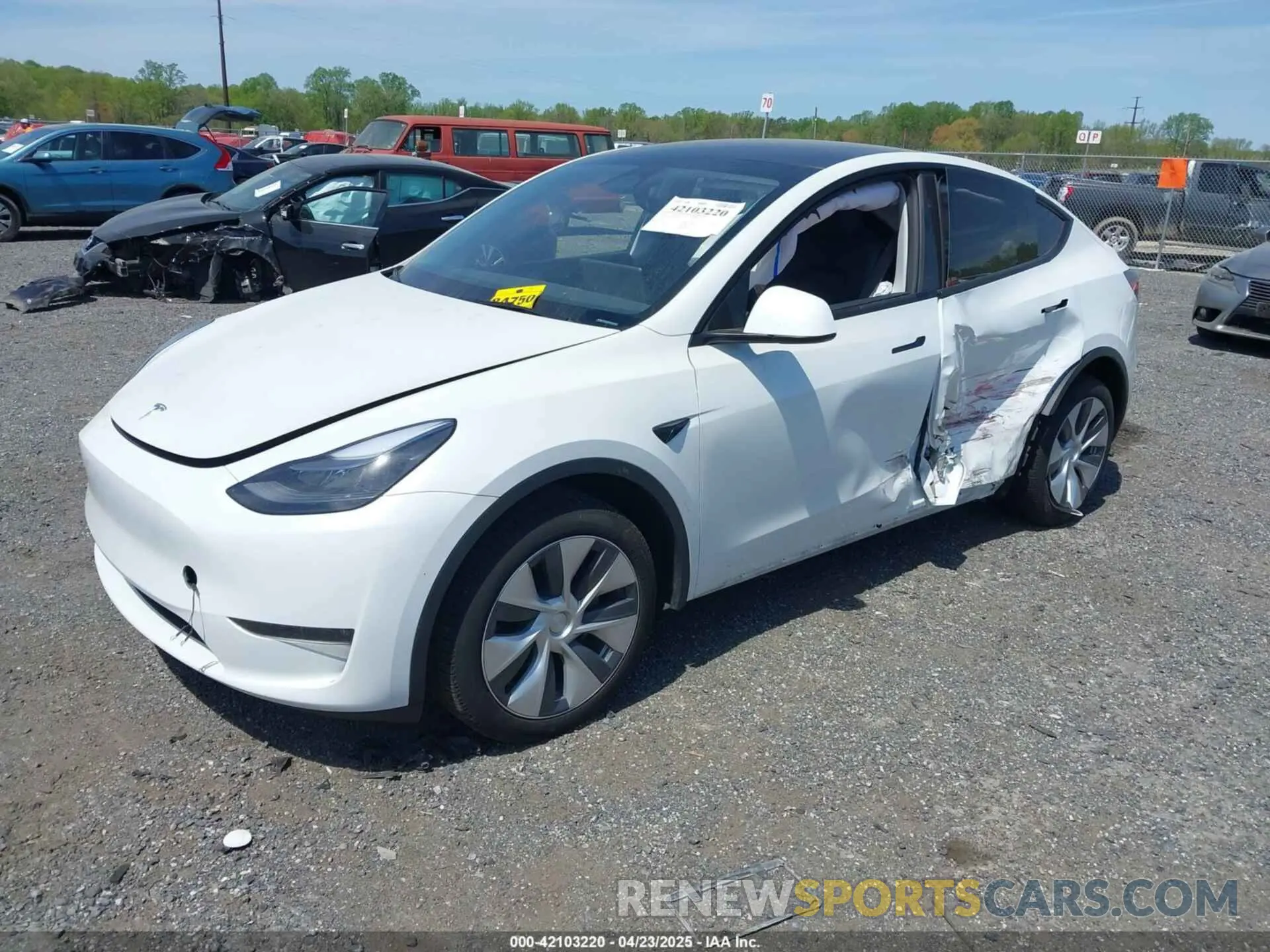 2 Фотография поврежденного автомобиля 7SAYGDEE2RA223679 TESLA MODEL Y 2024
