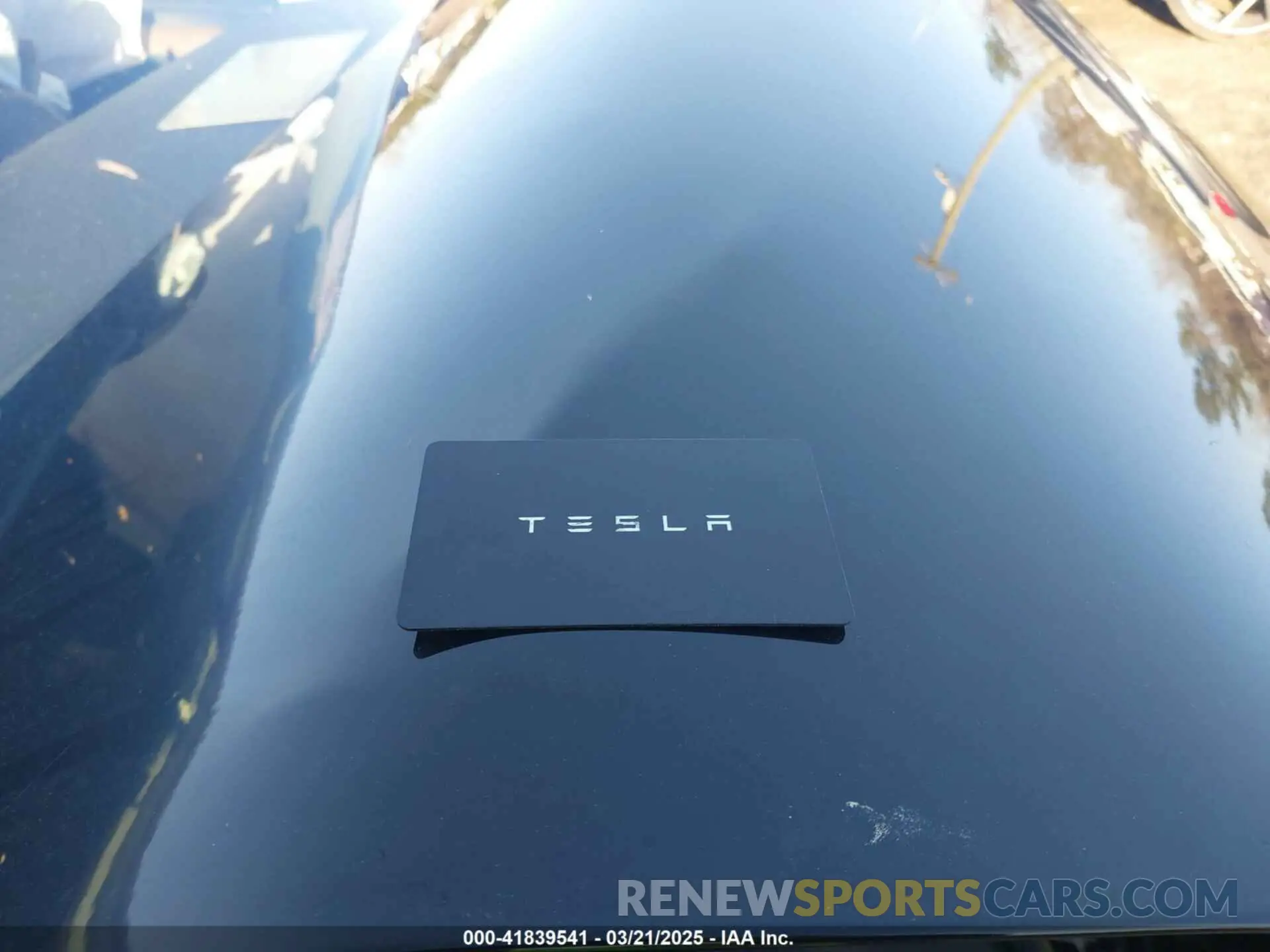 11 Photograph of a damaged car 7SAYGDEE2RA227425 TESLA MODEL Y 2024