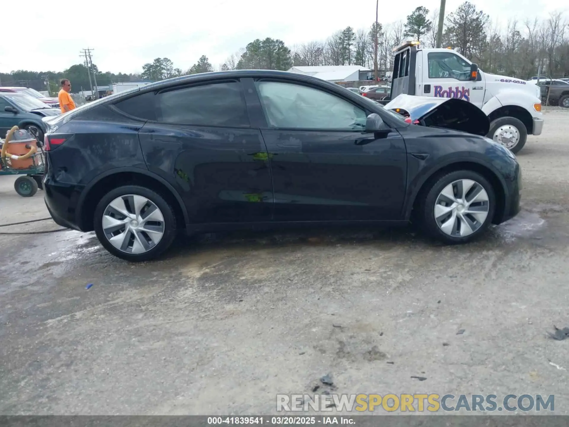 13 Photograph of a damaged car 7SAYGDEE2RA227425 TESLA MODEL Y 2024