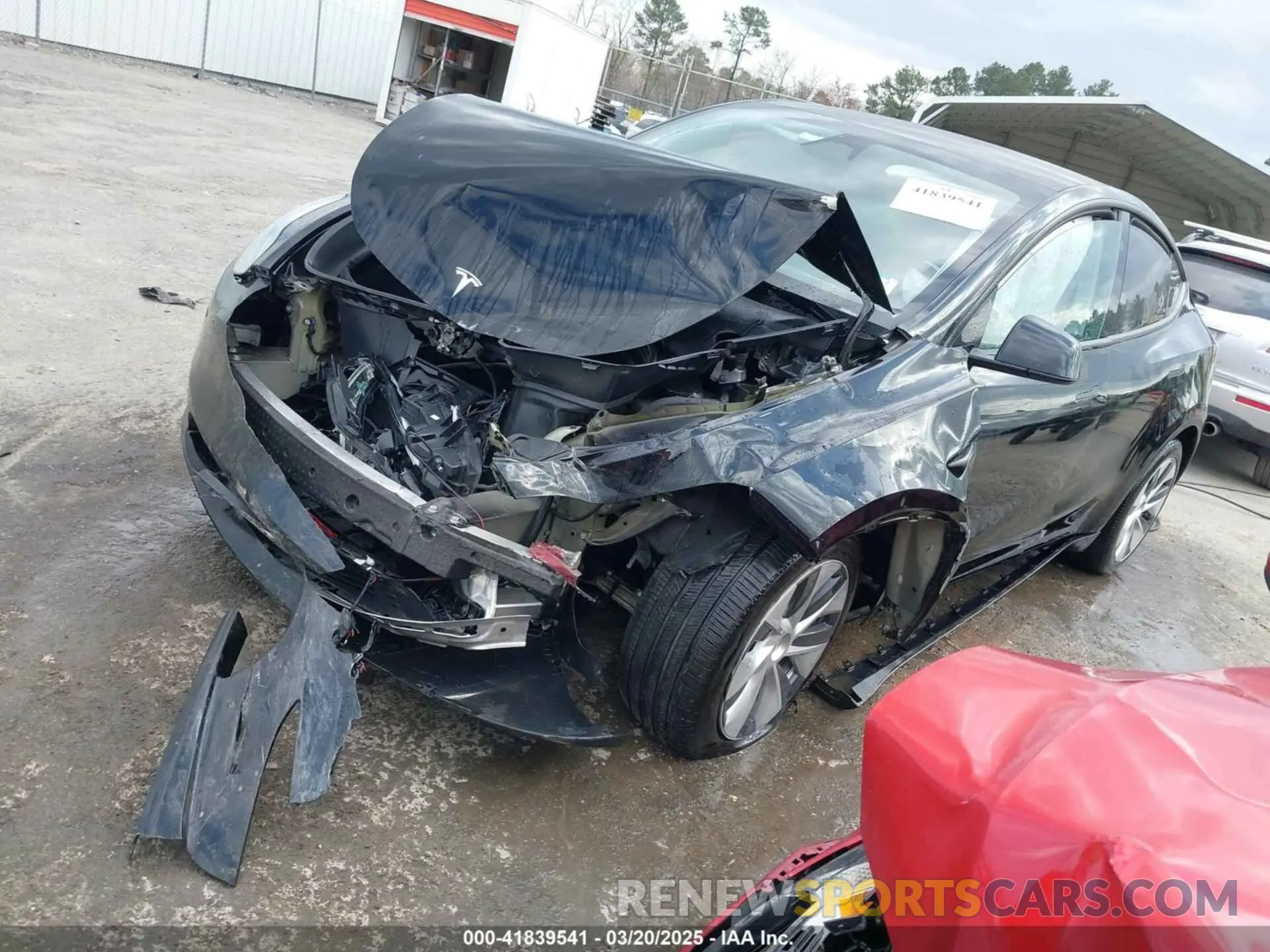 2 Photograph of a damaged car 7SAYGDEE2RA227425 TESLA MODEL Y 2024