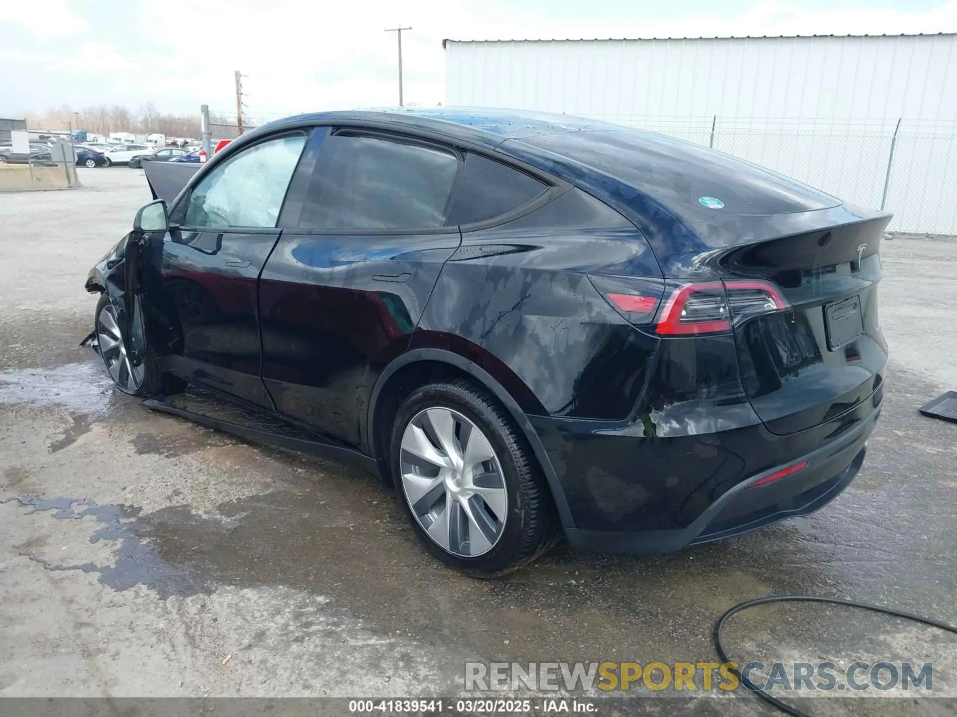 3 Photograph of a damaged car 7SAYGDEE2RA227425 TESLA MODEL Y 2024