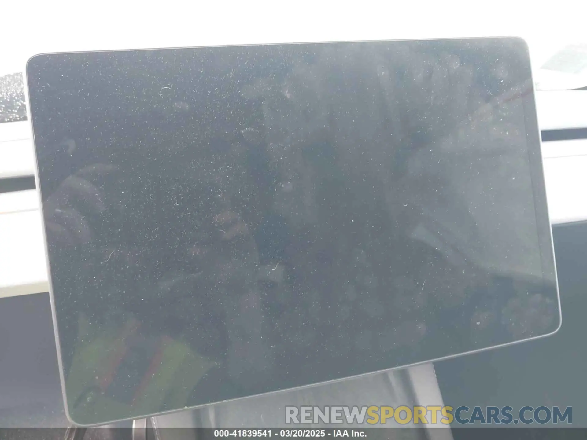 7 Photograph of a damaged car 7SAYGDEE2RA227425 TESLA MODEL Y 2024
