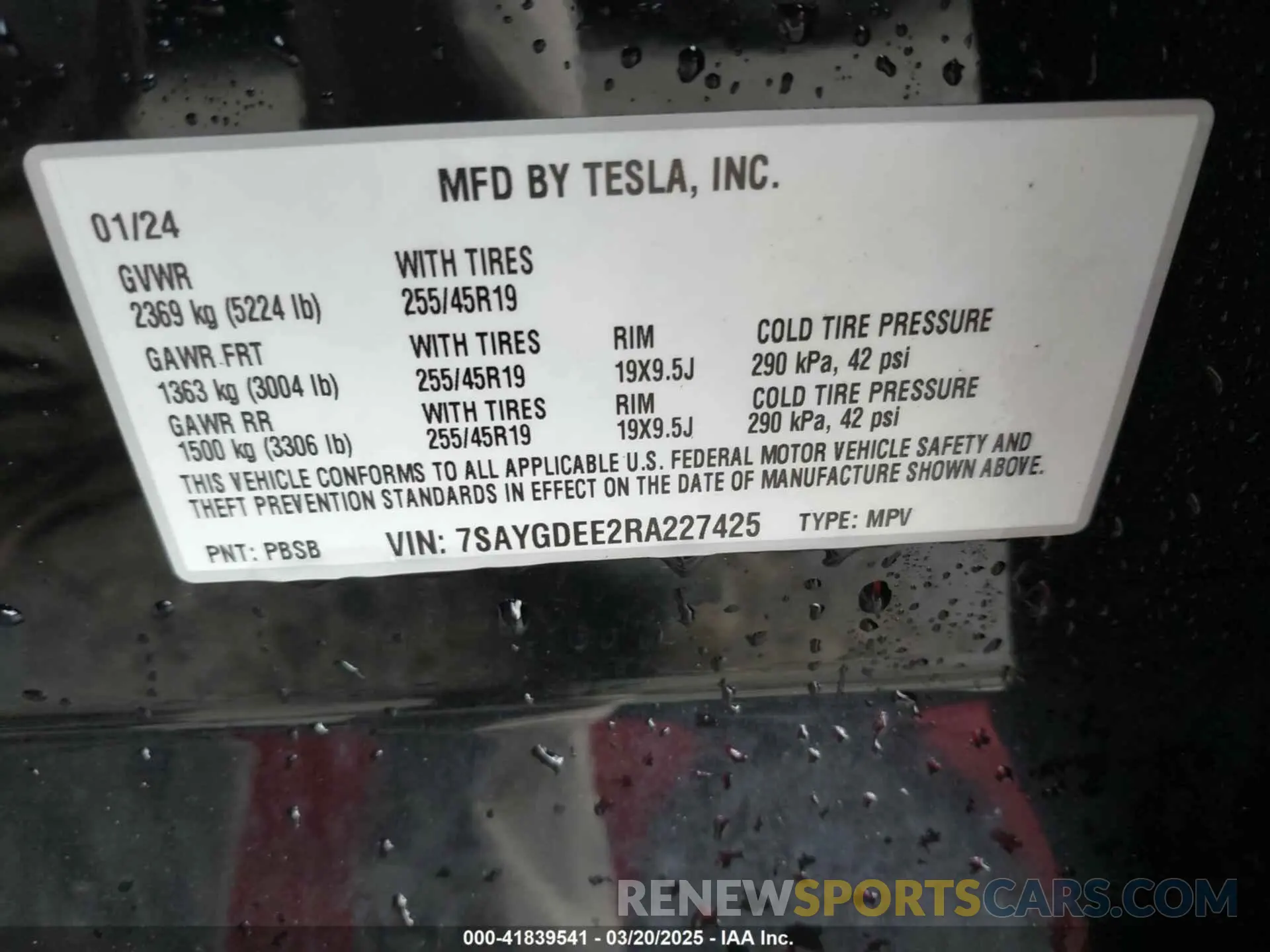 9 Photograph of a damaged car 7SAYGDEE2RA227425 TESLA MODEL Y 2024