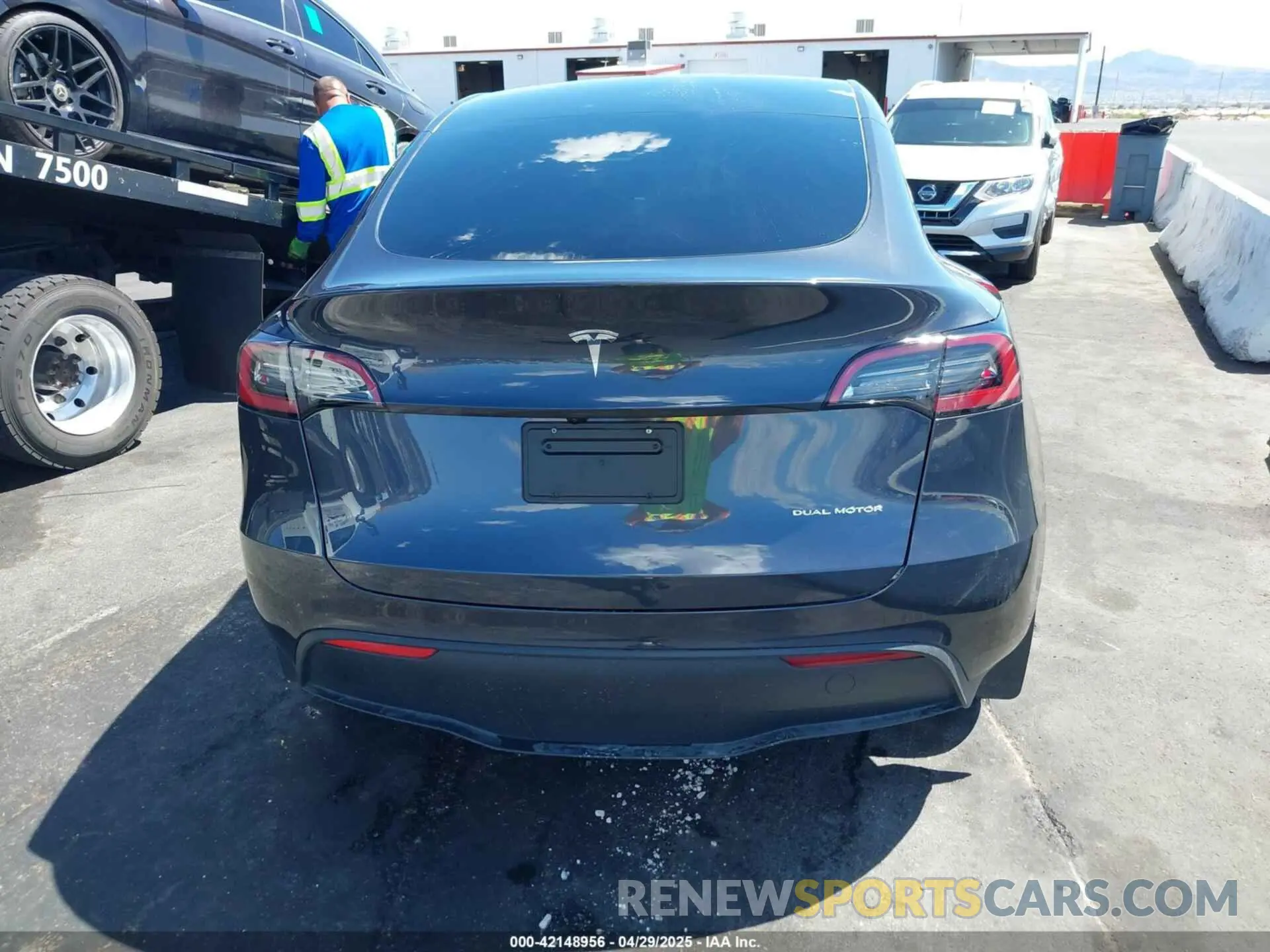 15 Фотография поврежденного автомобиля 7SAYGDEE2RA233855 TESLA MODEL Y 2024